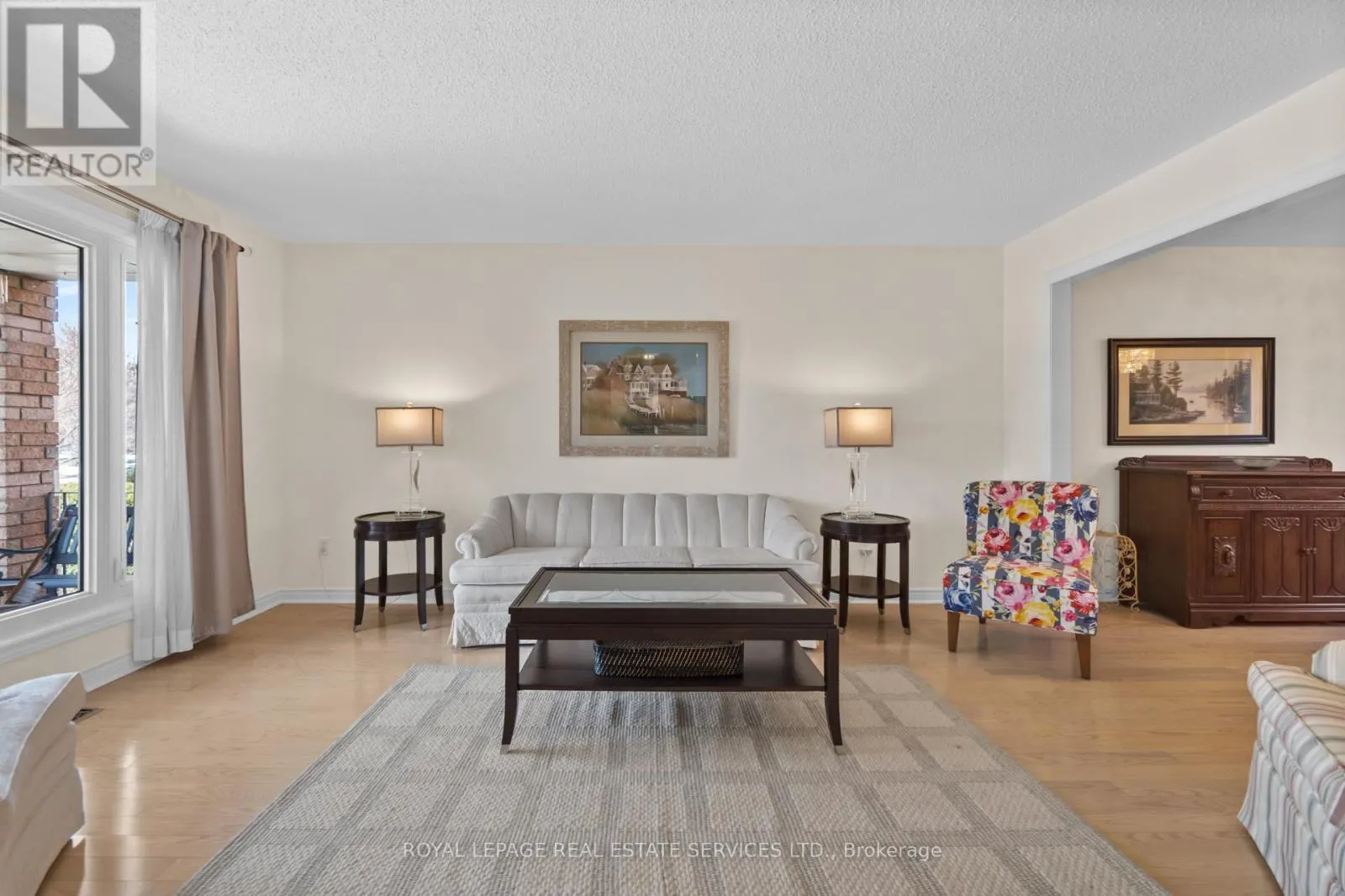 1074 BRADBURY CHASE