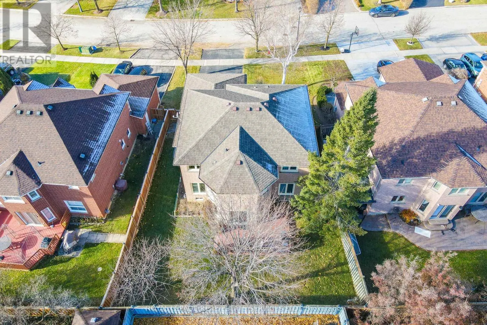 1074 BRADBURY CHASE