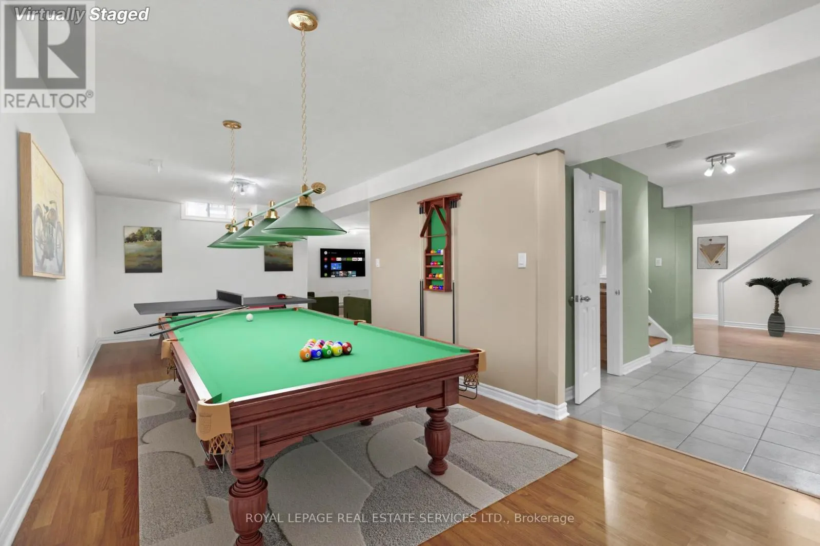 1074 BRADBURY CHASE
