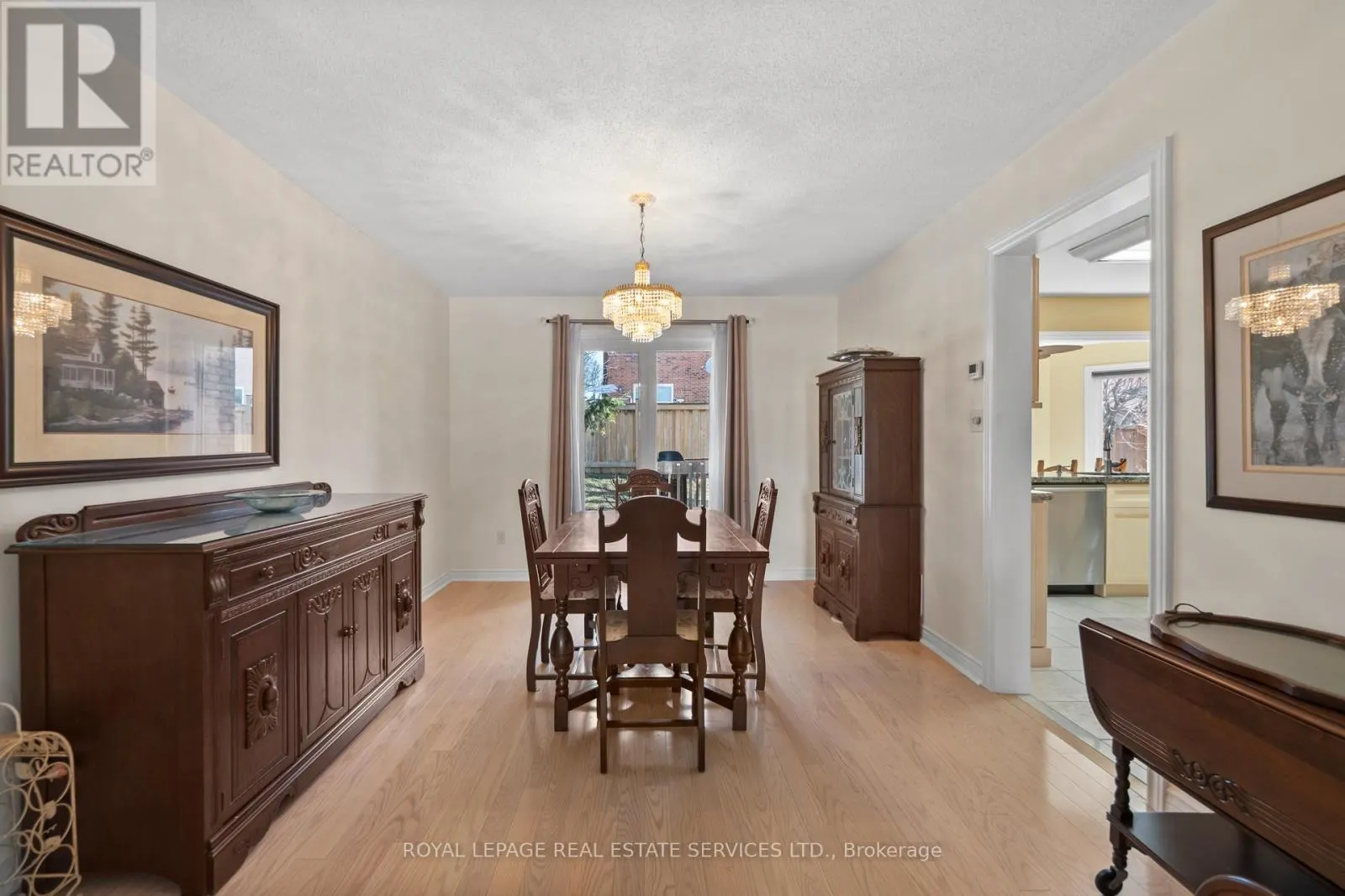 1074 BRADBURY CHASE
