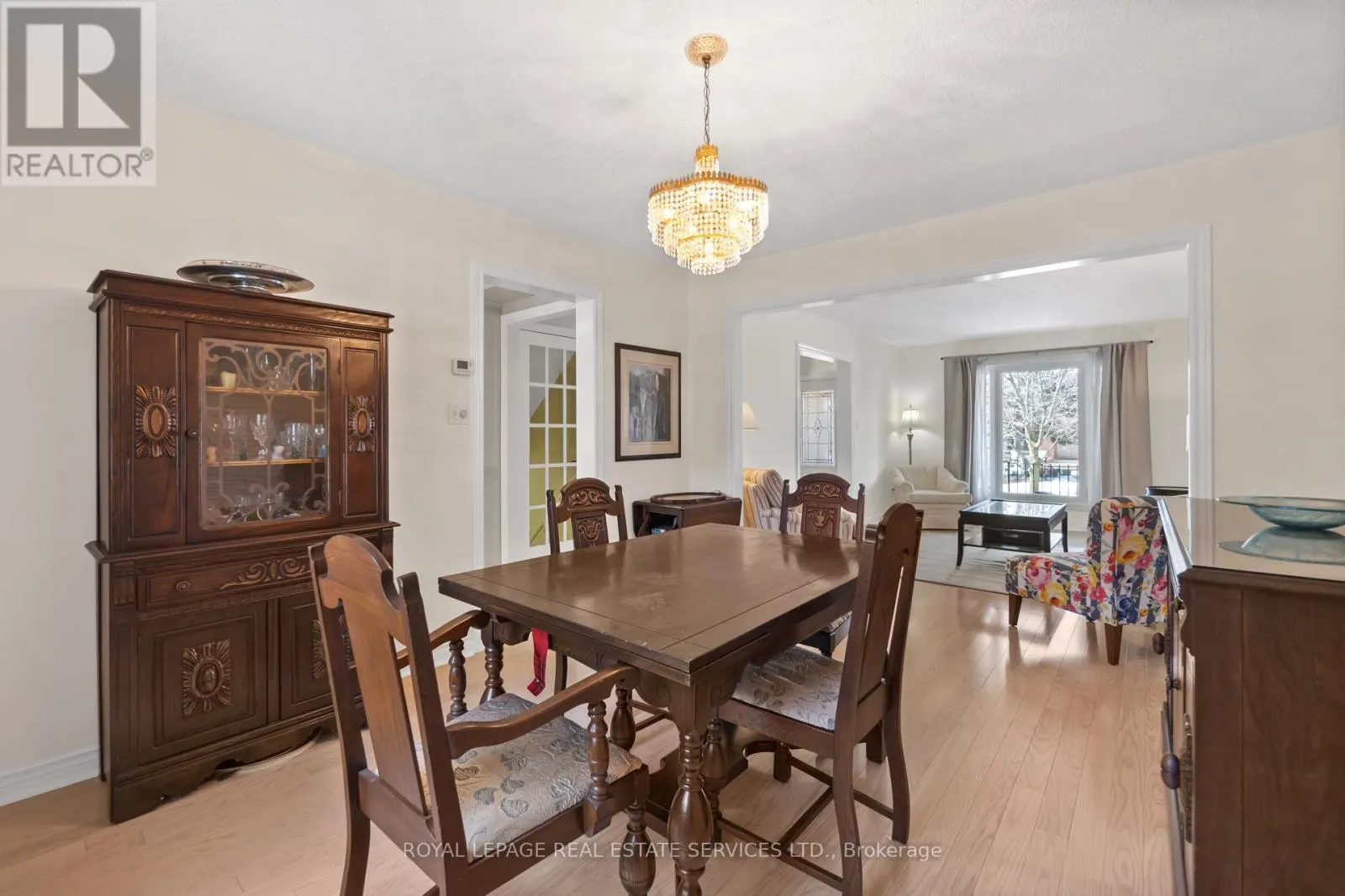 1074 BRADBURY CHASE
