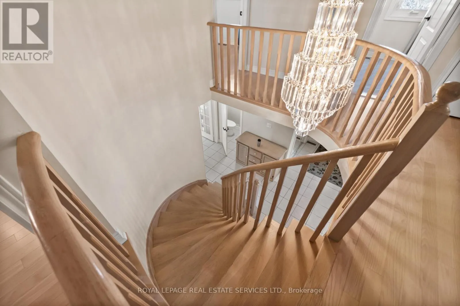 1074 BRADBURY CHASE