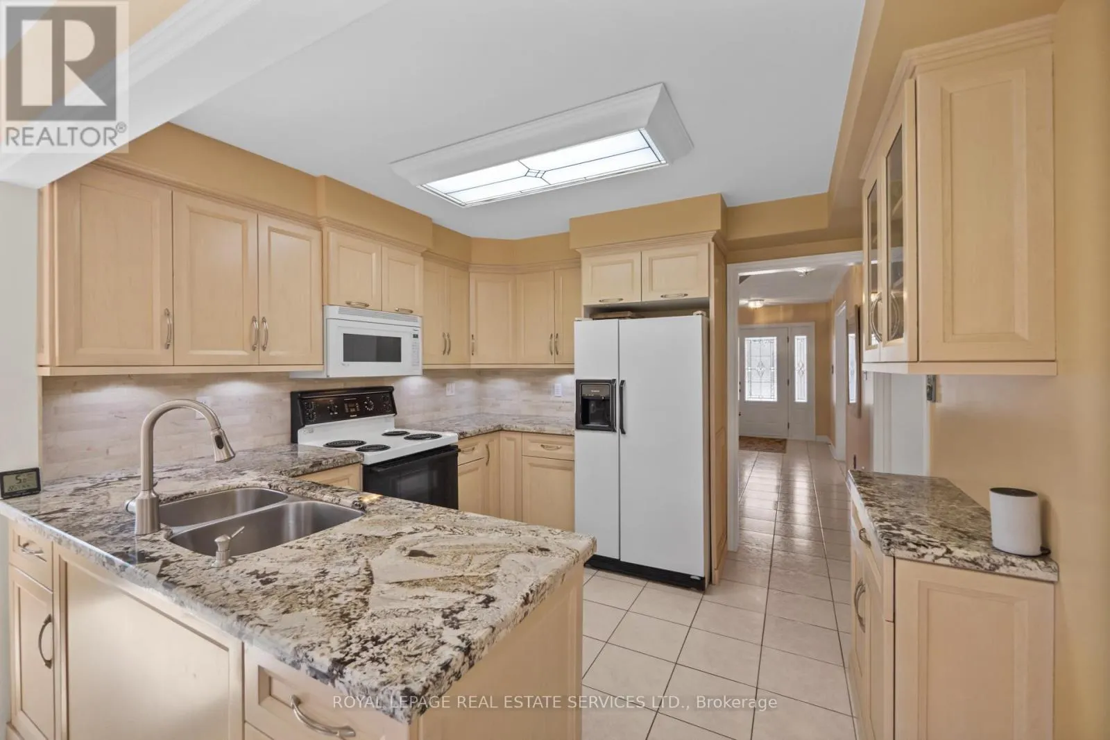 1074 BRADBURY CHASE