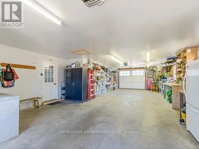 32 JOYCELYN CRESCENT