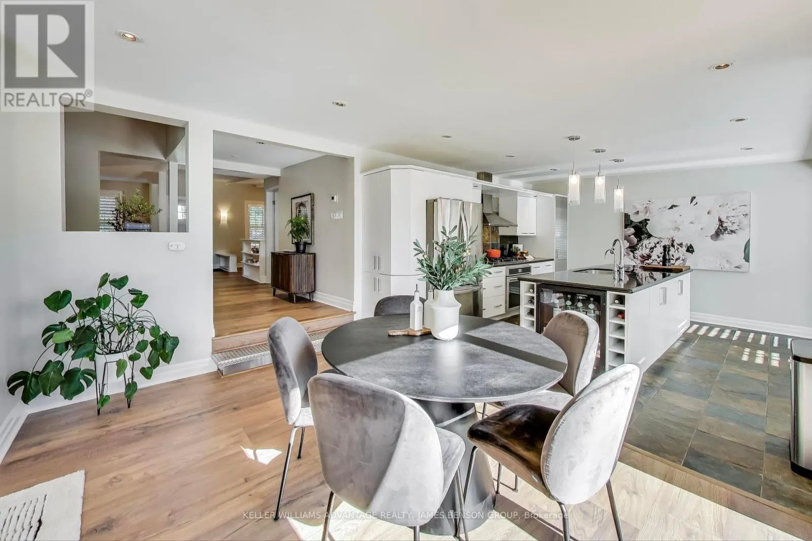 1188 MINEOLA GARDENS