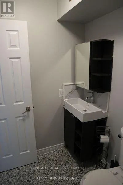 2 FLR - 1657 WESTON ROAD