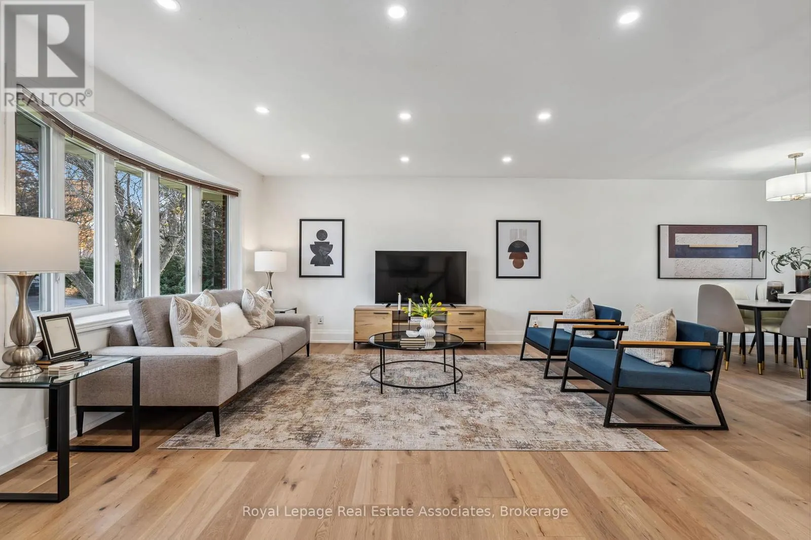 20 SUBURBAN DRIVE