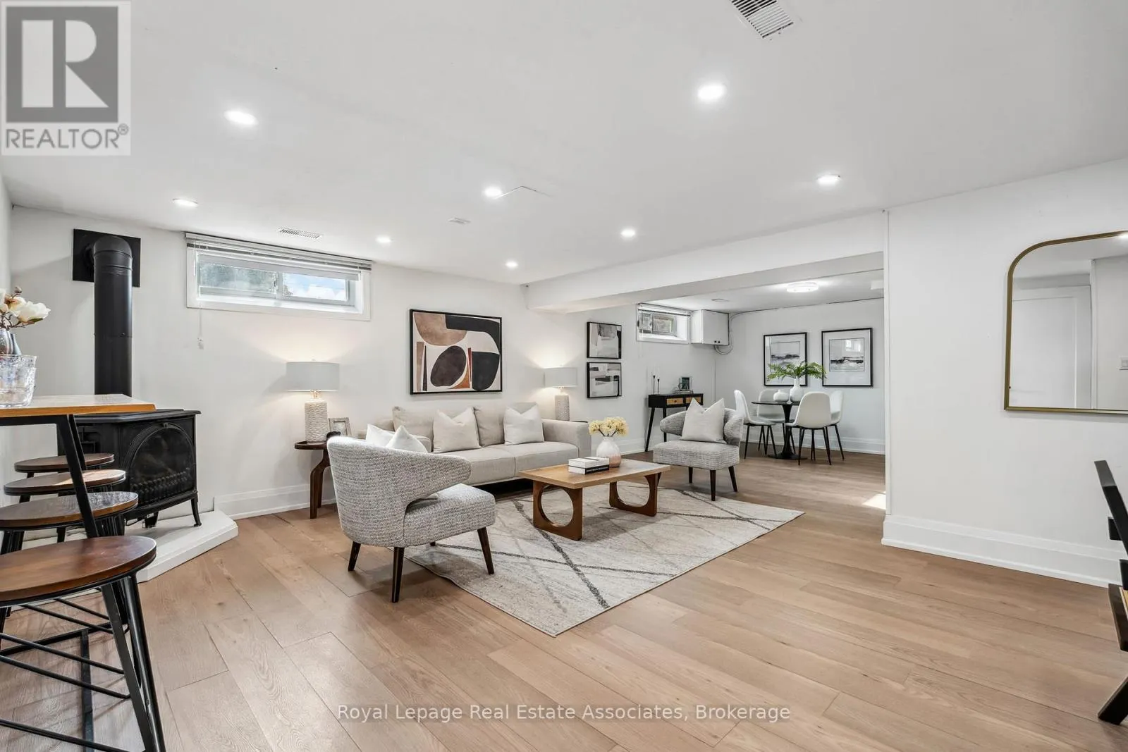 20 SUBURBAN DRIVE