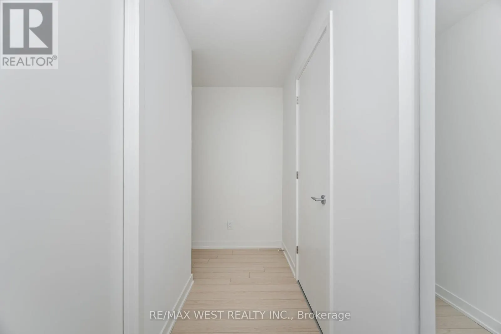 610 - 3079 TRAFALGAR ROAD