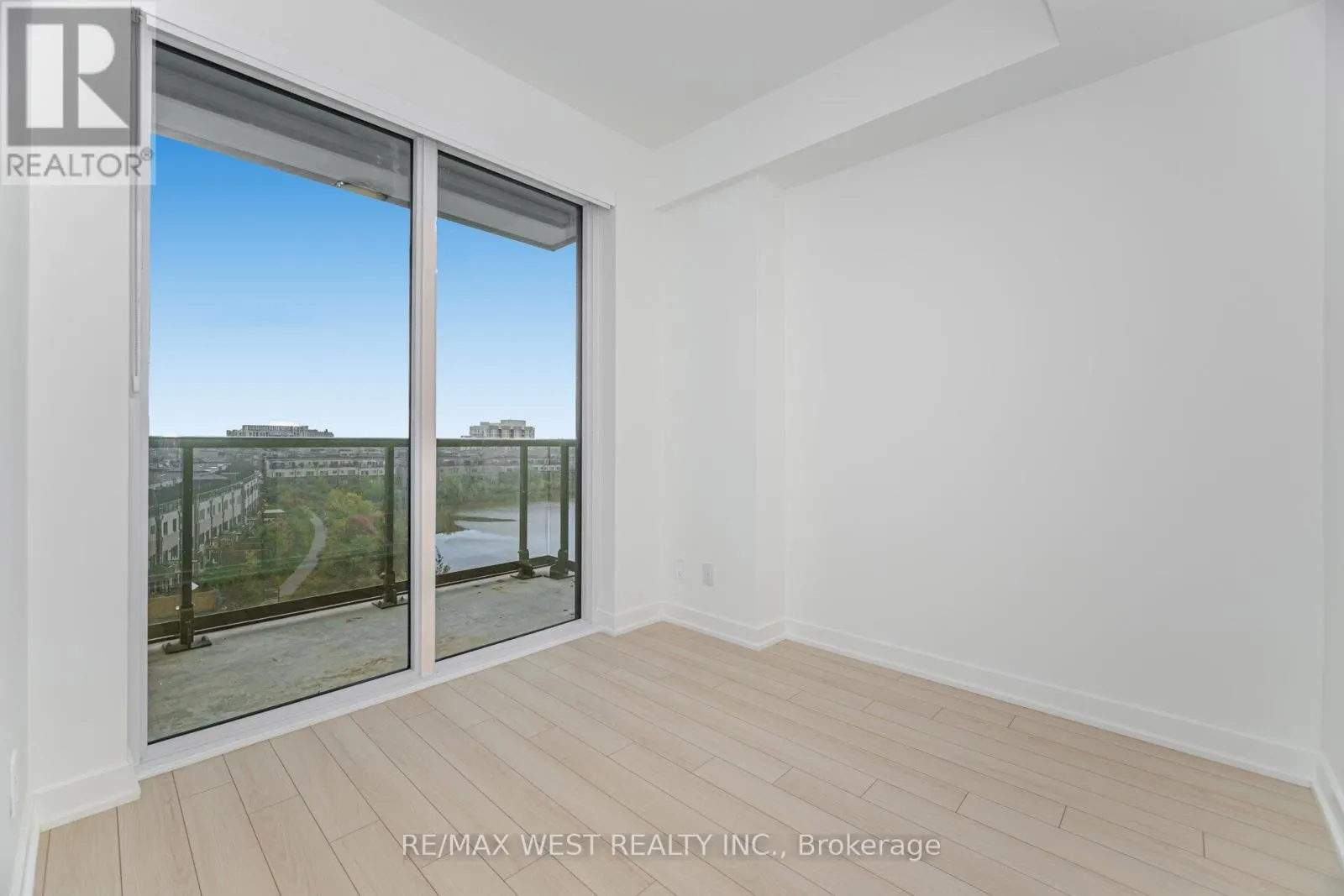 610 - 3079 TRAFALGAR ROAD