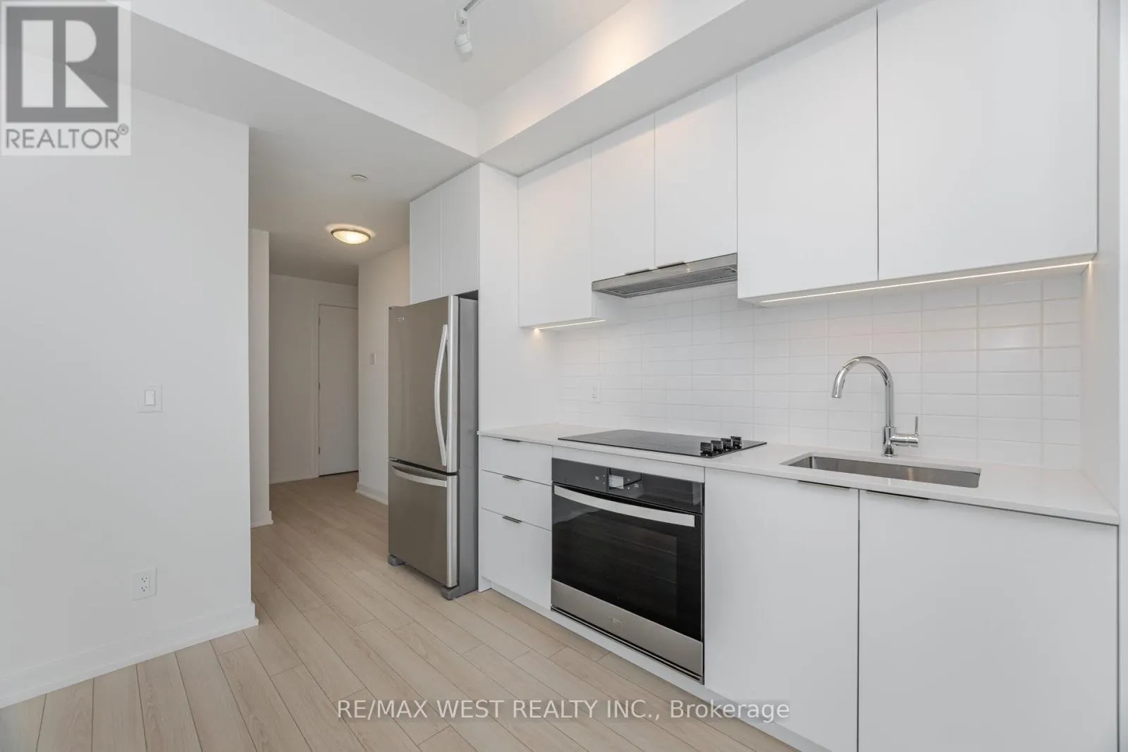 610 - 3079 TRAFALGAR ROAD