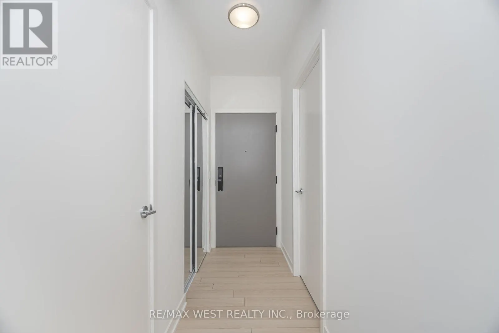 610 - 3079 TRAFALGAR ROAD