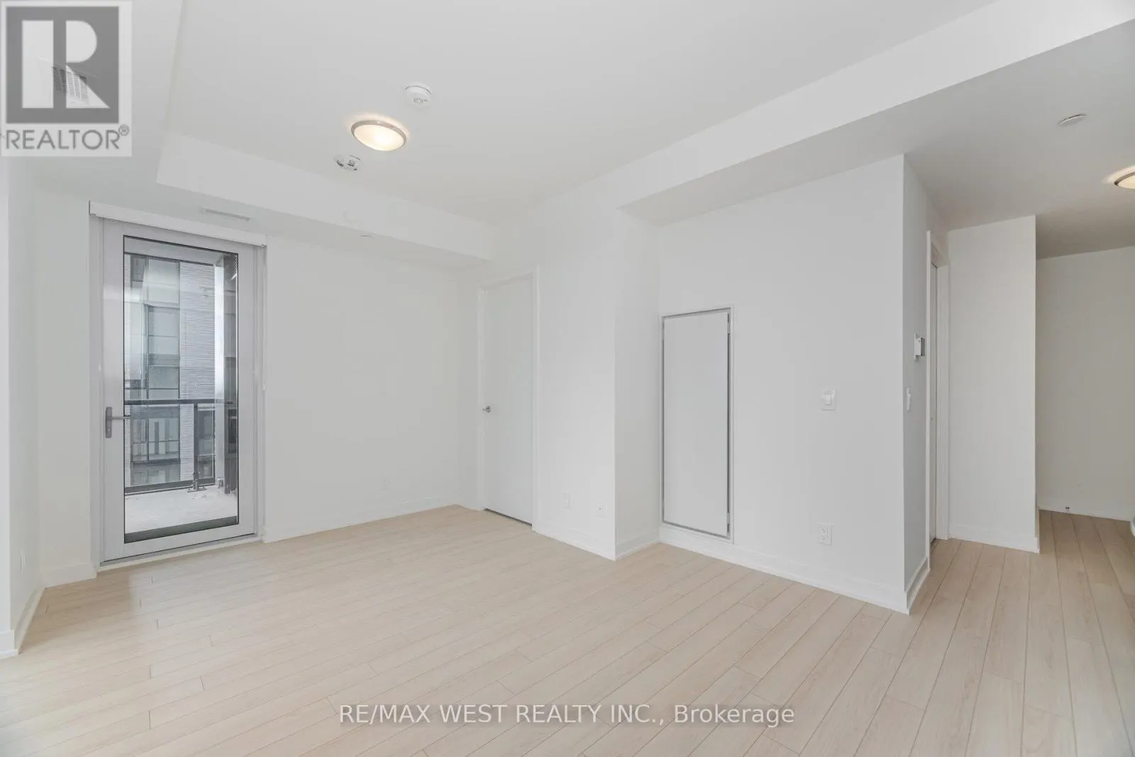 610 - 3079 TRAFALGAR ROAD