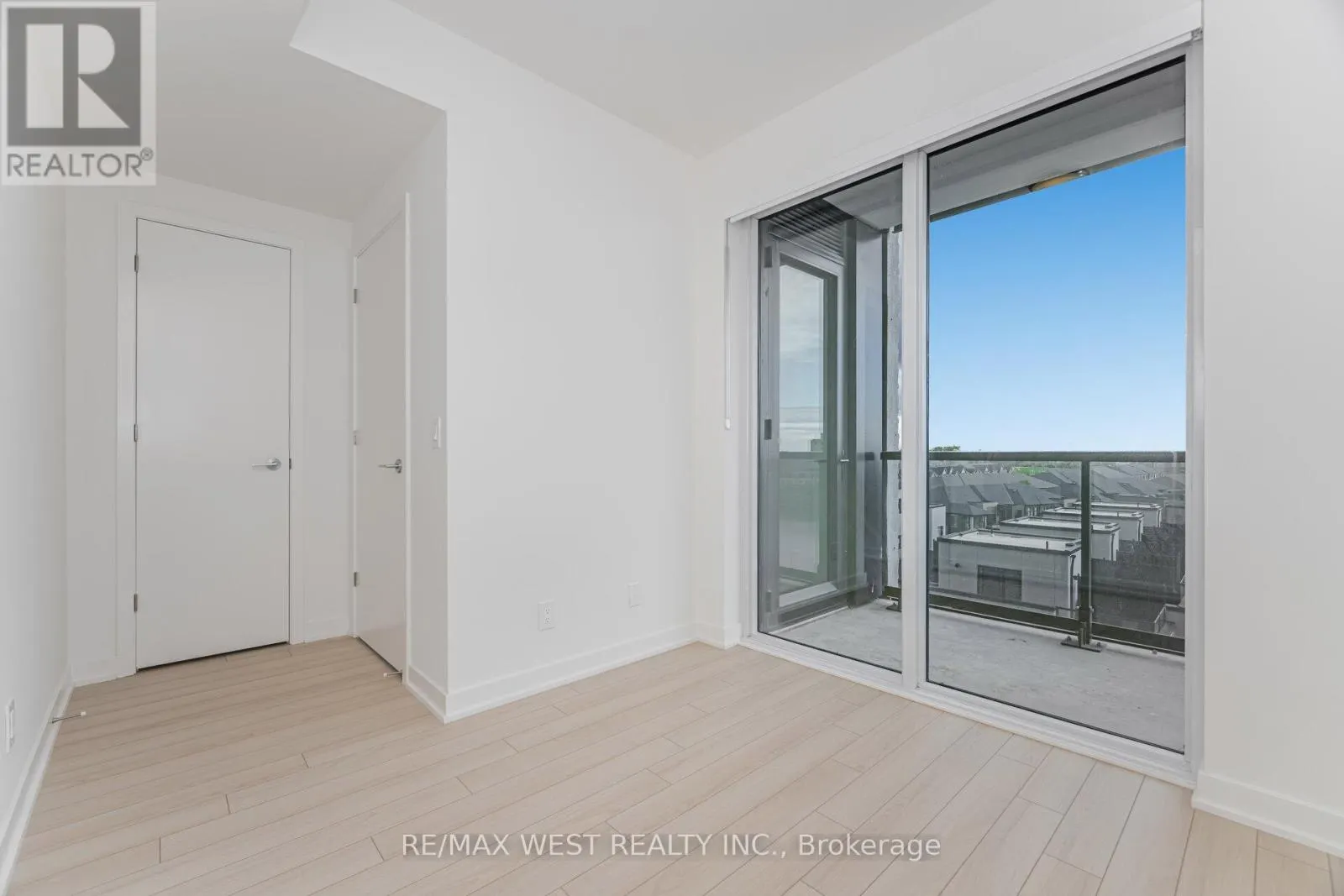 610 - 3079 TRAFALGAR ROAD
