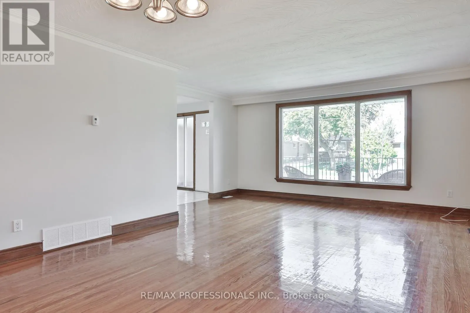 91 JEFFCOAT DRIVE