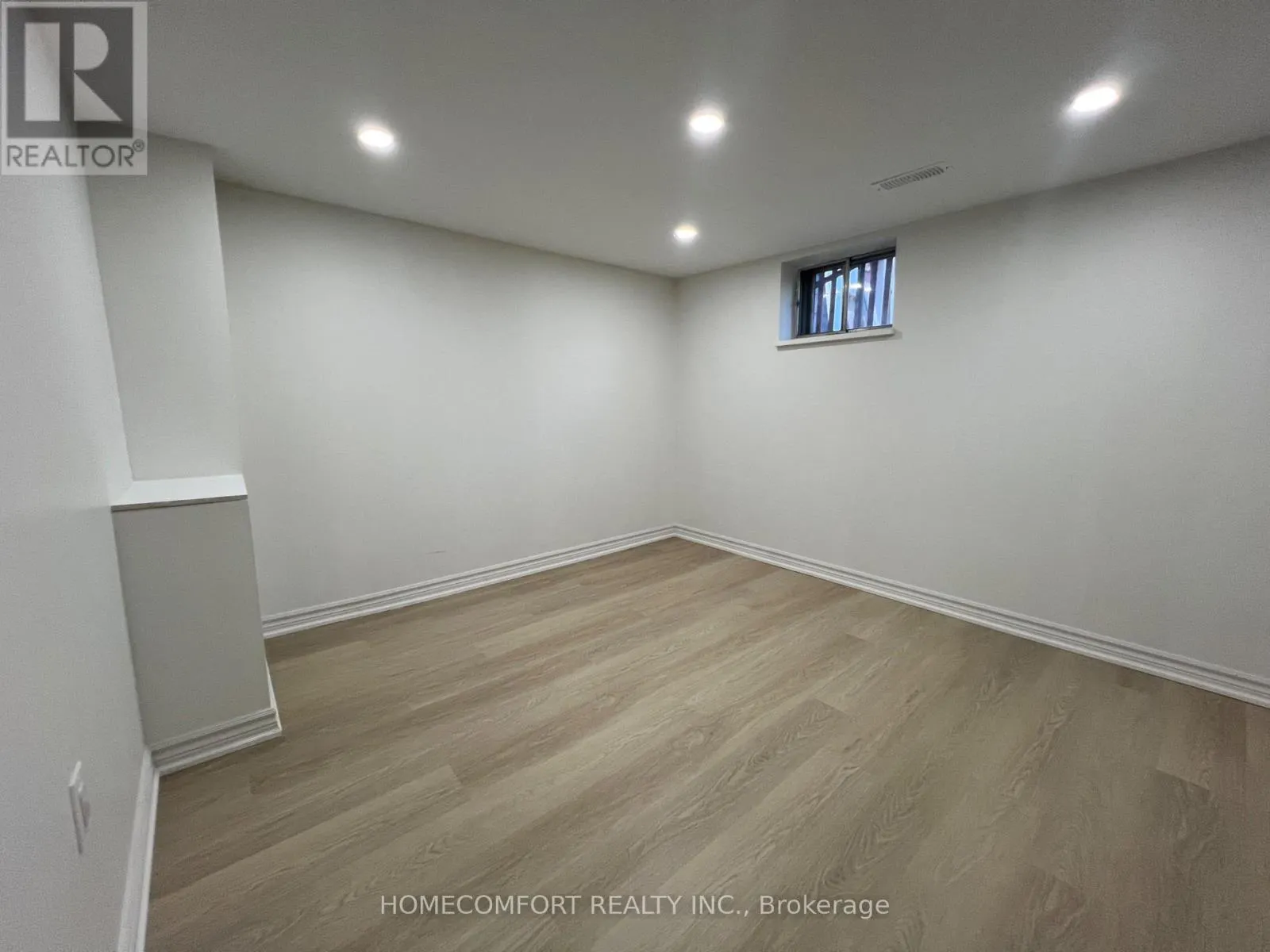 BASEMENT APARTMENT - 15 PAULA BOULEVARD