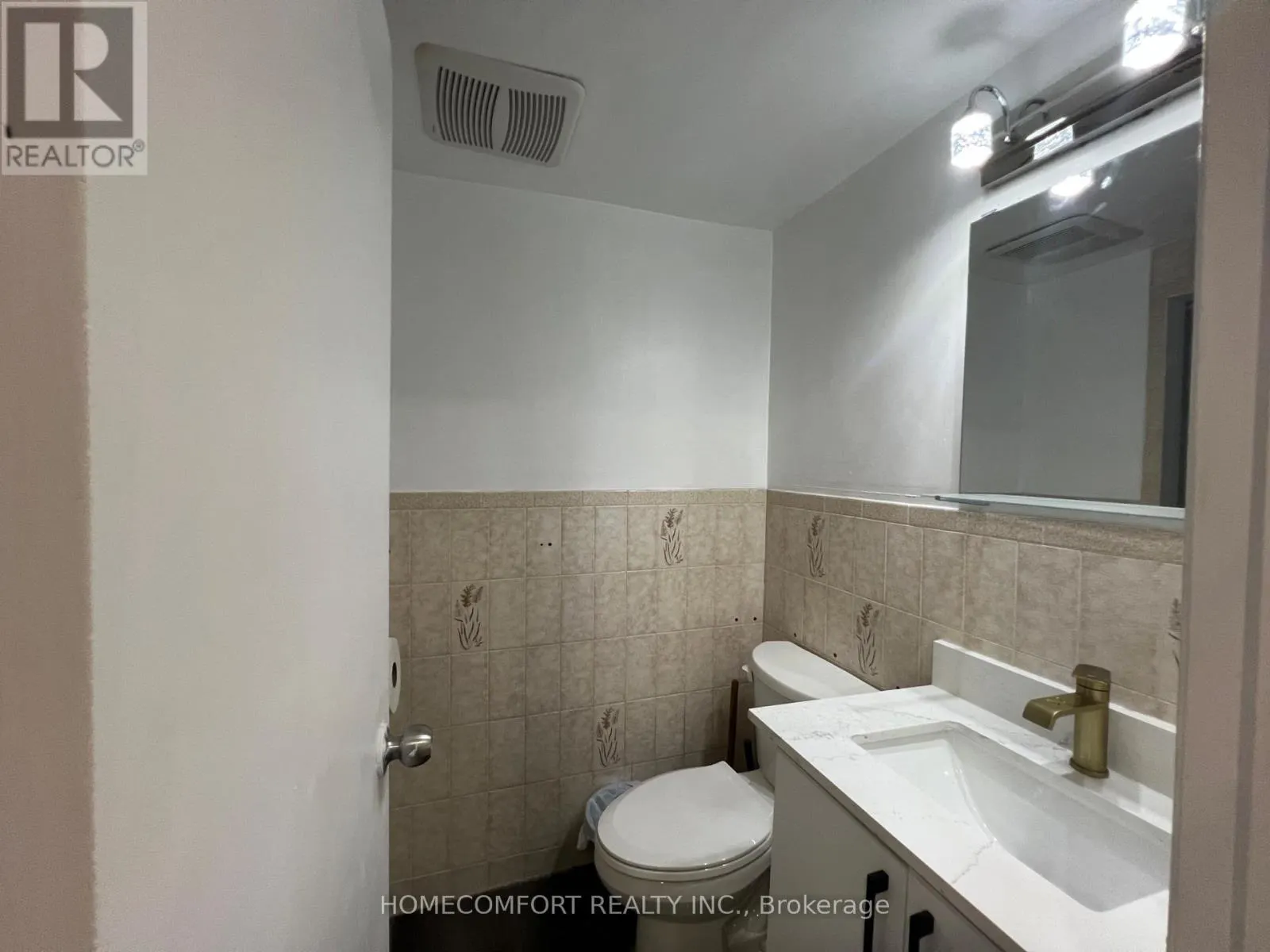 BASEMENT APARTMENT - 15 PAULA BOULEVARD