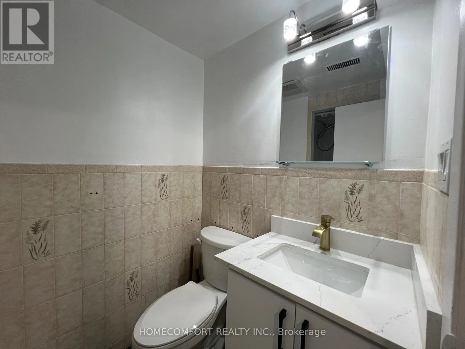 BASEMENT APARTMENT - 15 PAULA BOULEVARD