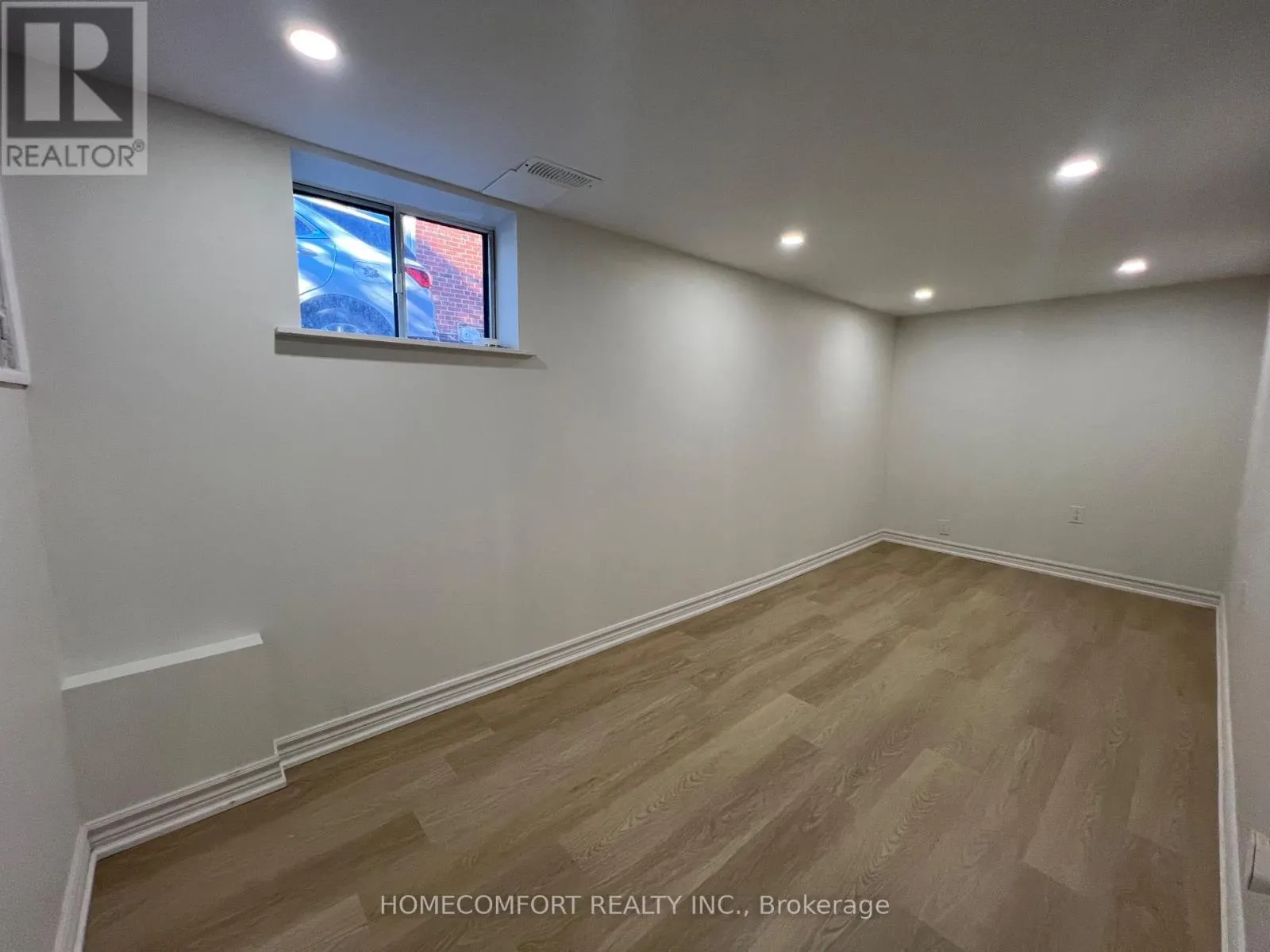 BASEMENT APARTMENT - 15 PAULA BOULEVARD
