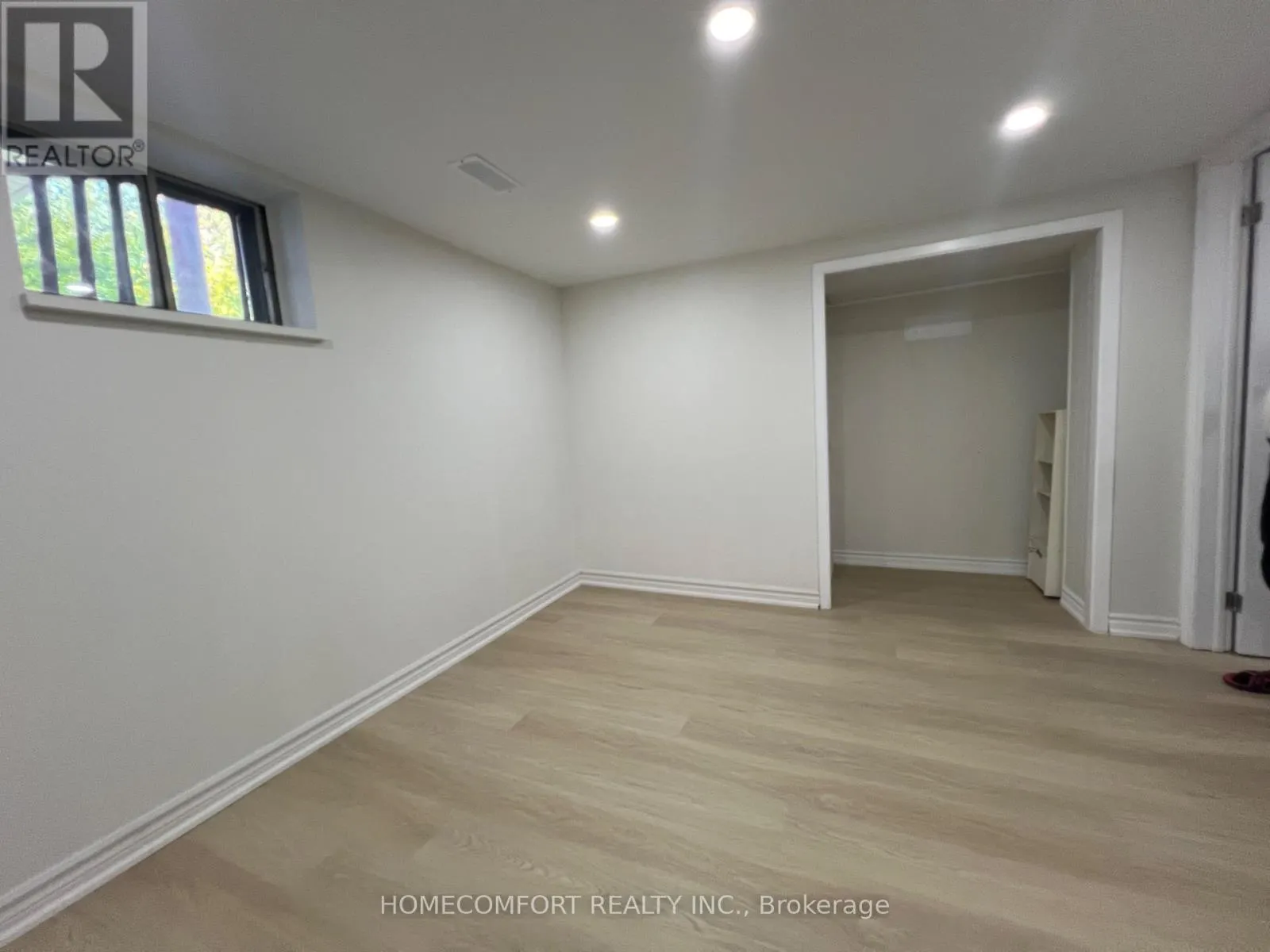 BASEMENT APARTMENT - 15 PAULA BOULEVARD