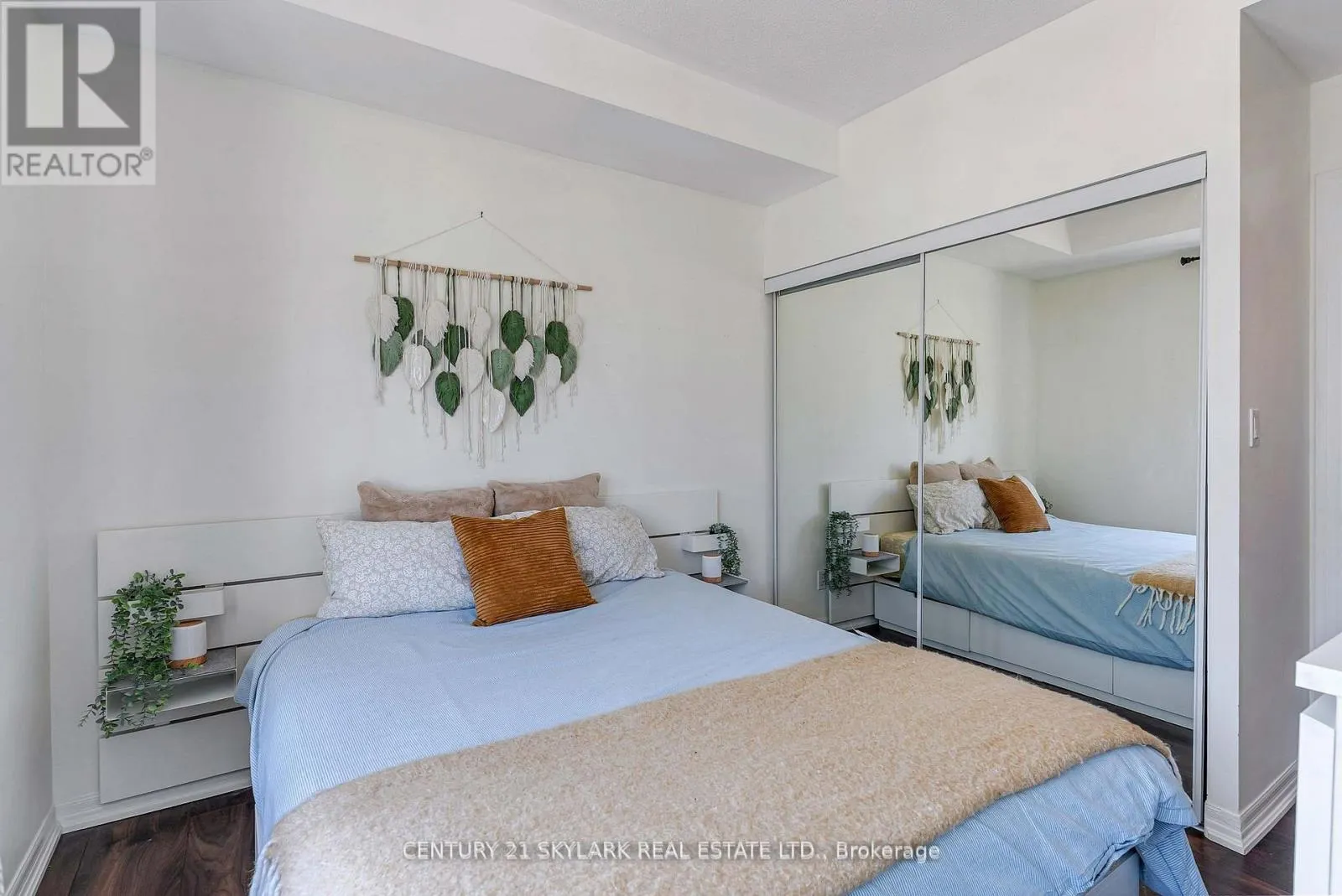 516 - 245 DALESFORD ROAD