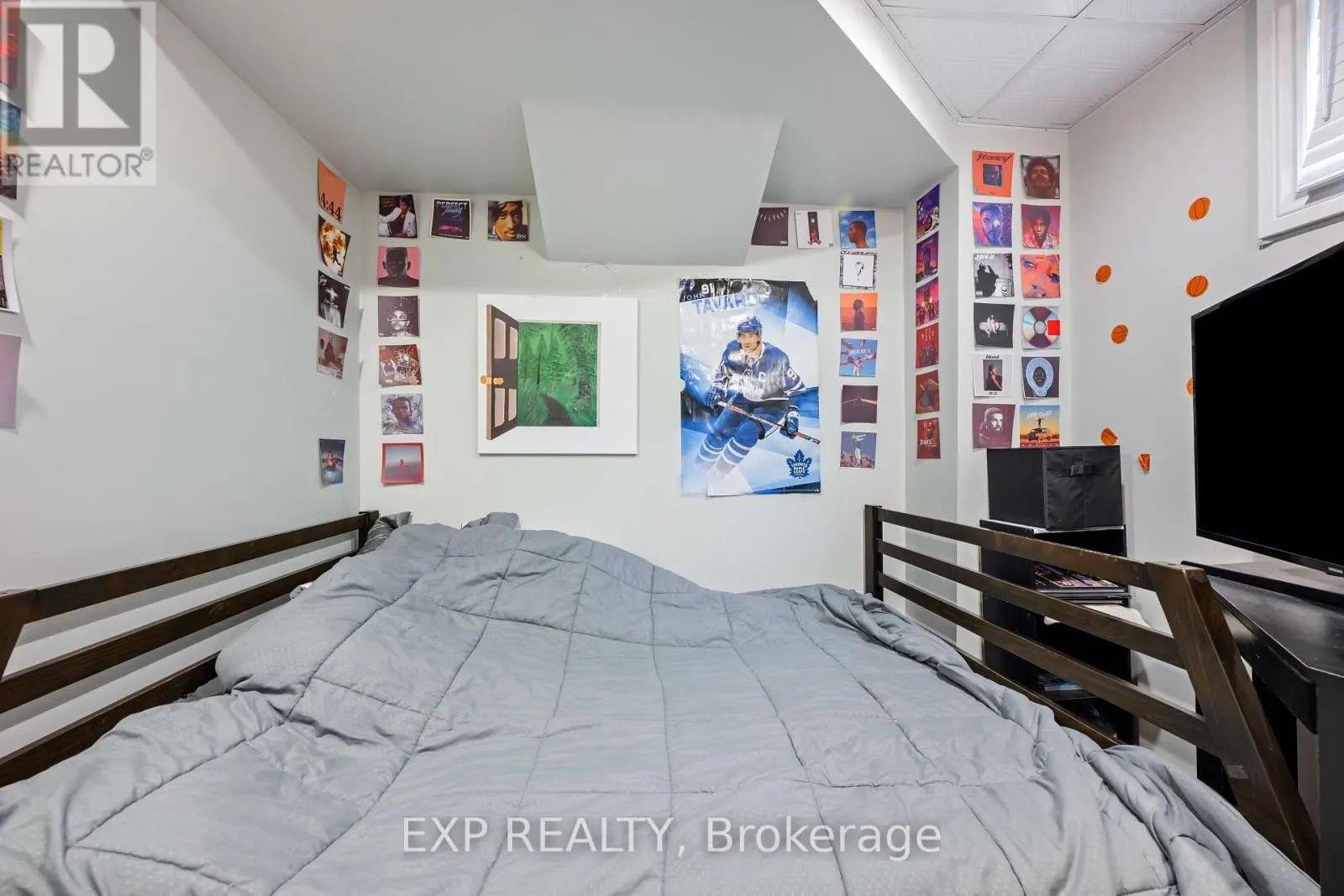 581 COLLEGE AVENUE