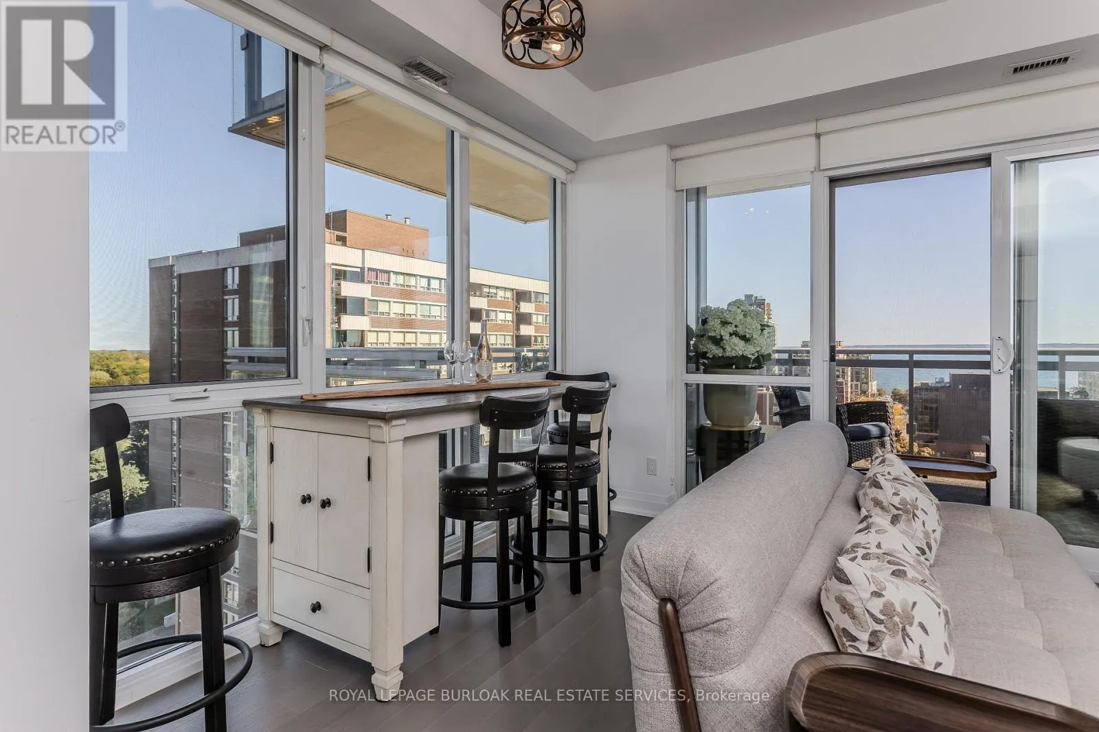 1104 - 2025 MARIA STREET