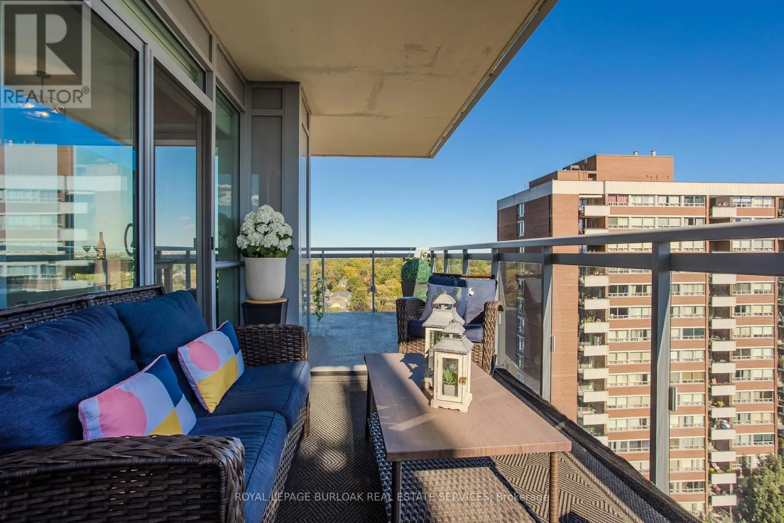 1104 - 2025 MARIA STREET