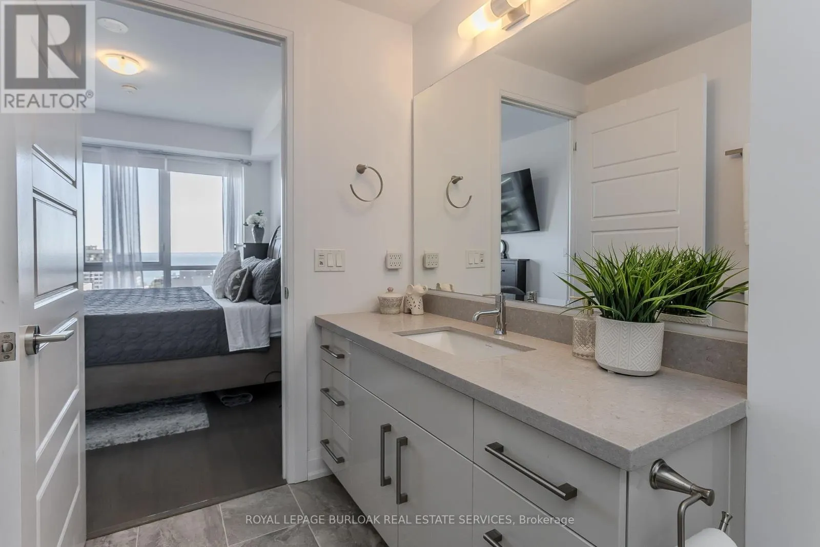 1104 - 2025 MARIA STREET