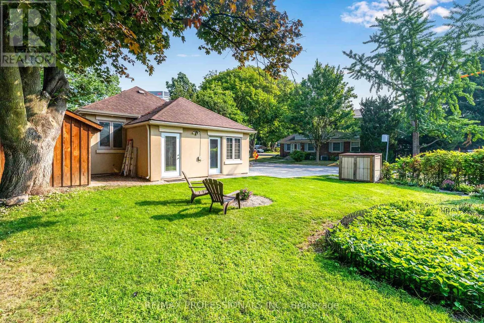 LOWER - 34 MONKTON AVENUE