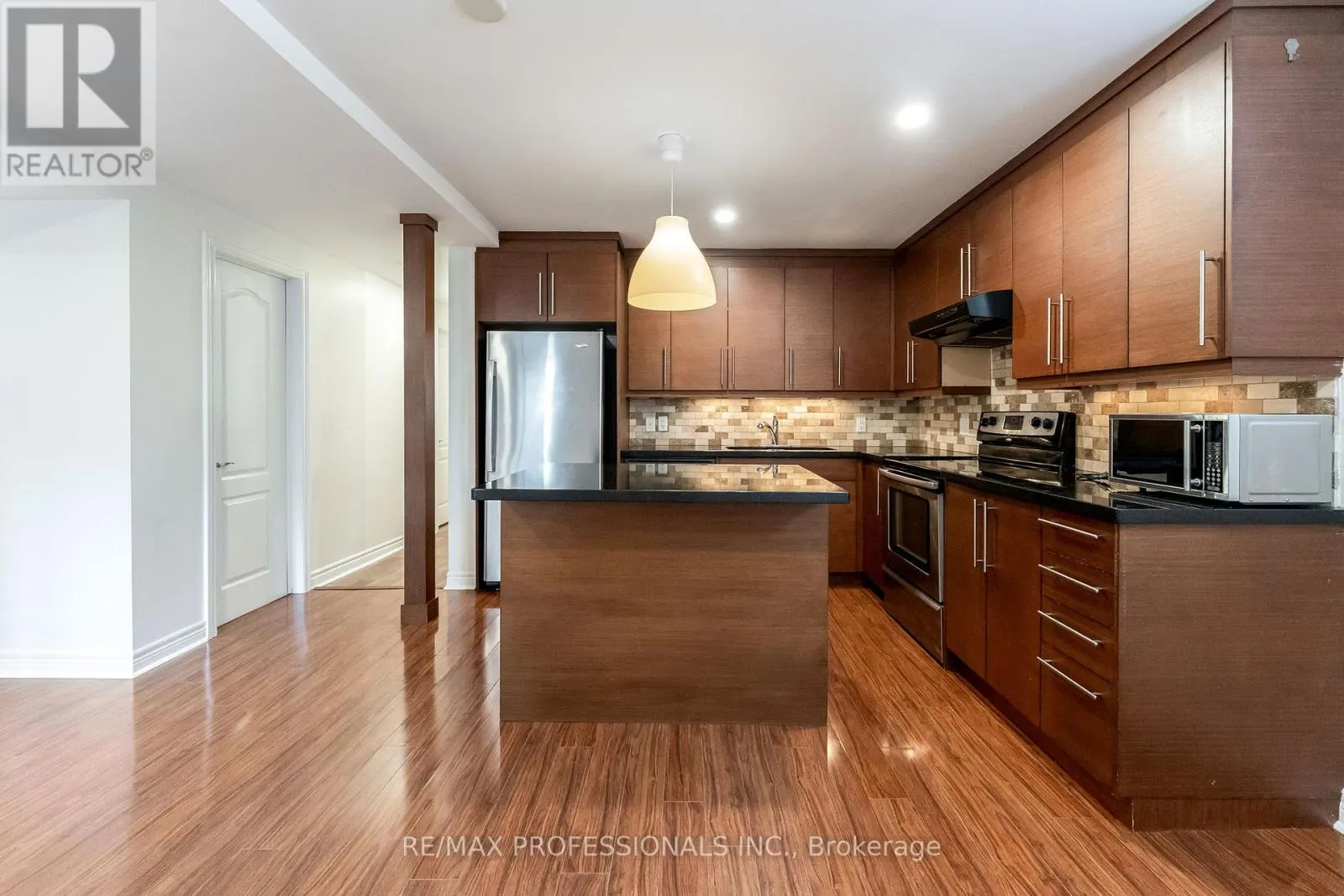 LOWER - 34 MONKTON AVENUE