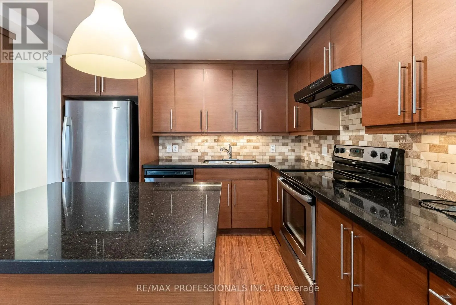 LOWER - 34 MONKTON AVENUE