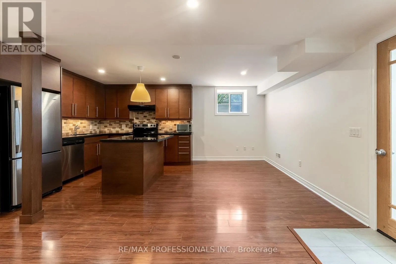 LOWER - 34 MONKTON AVENUE