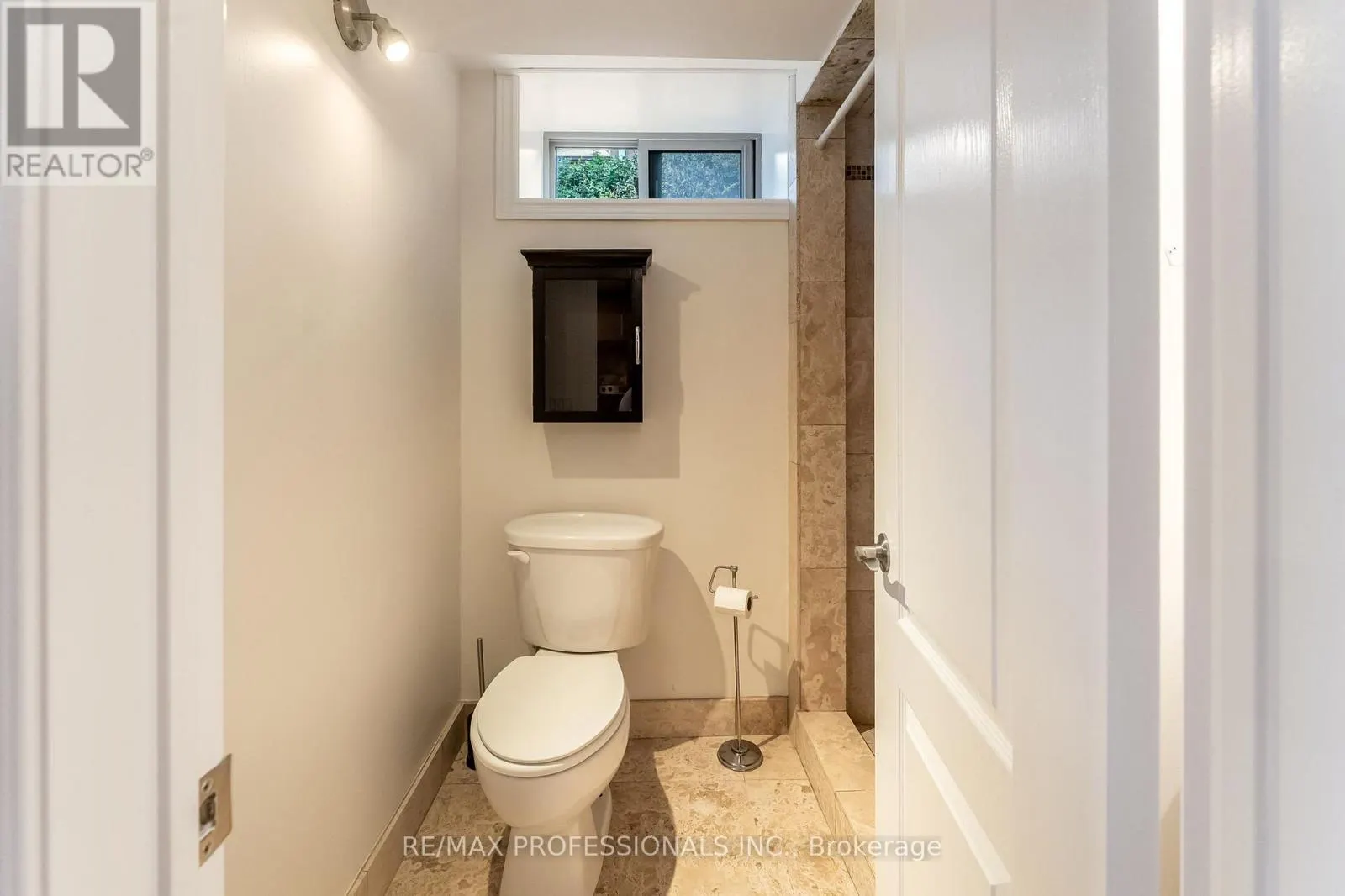 LOWER - 34 MONKTON AVENUE
