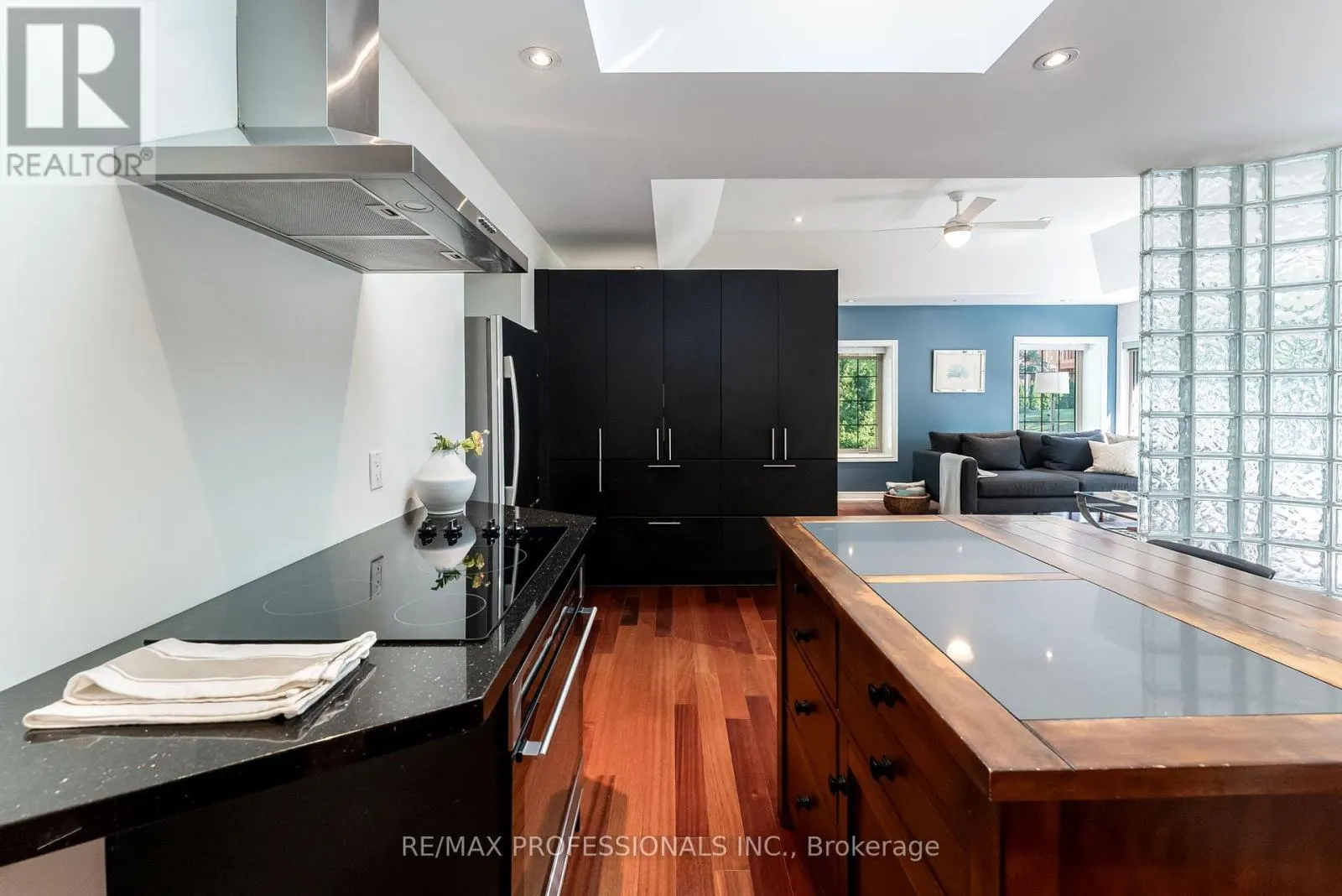 MAIN - 34 MONKTON AVENUE