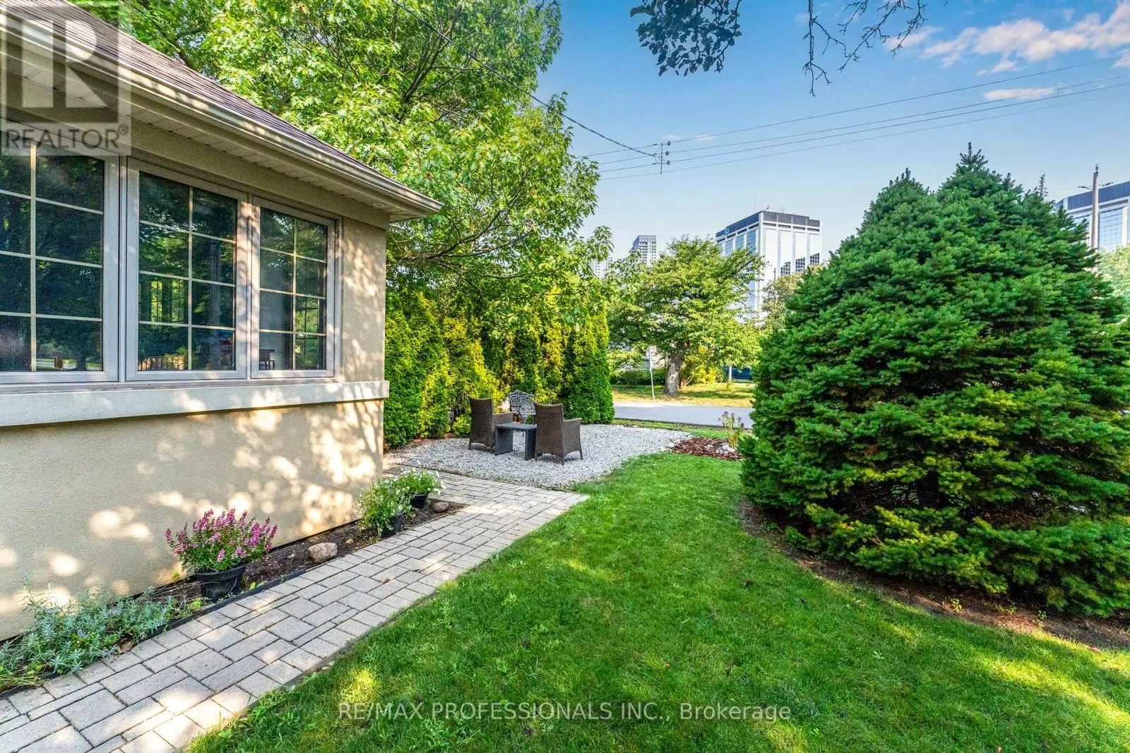 MAIN - 34 MONKTON AVENUE