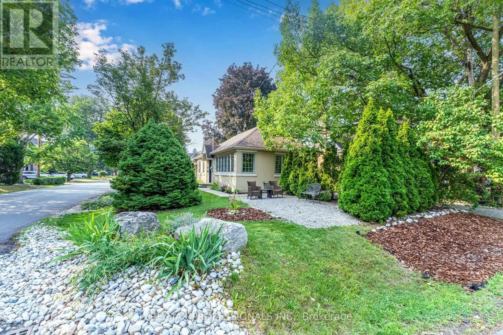 MAIN - 34 MONKTON AVENUE
