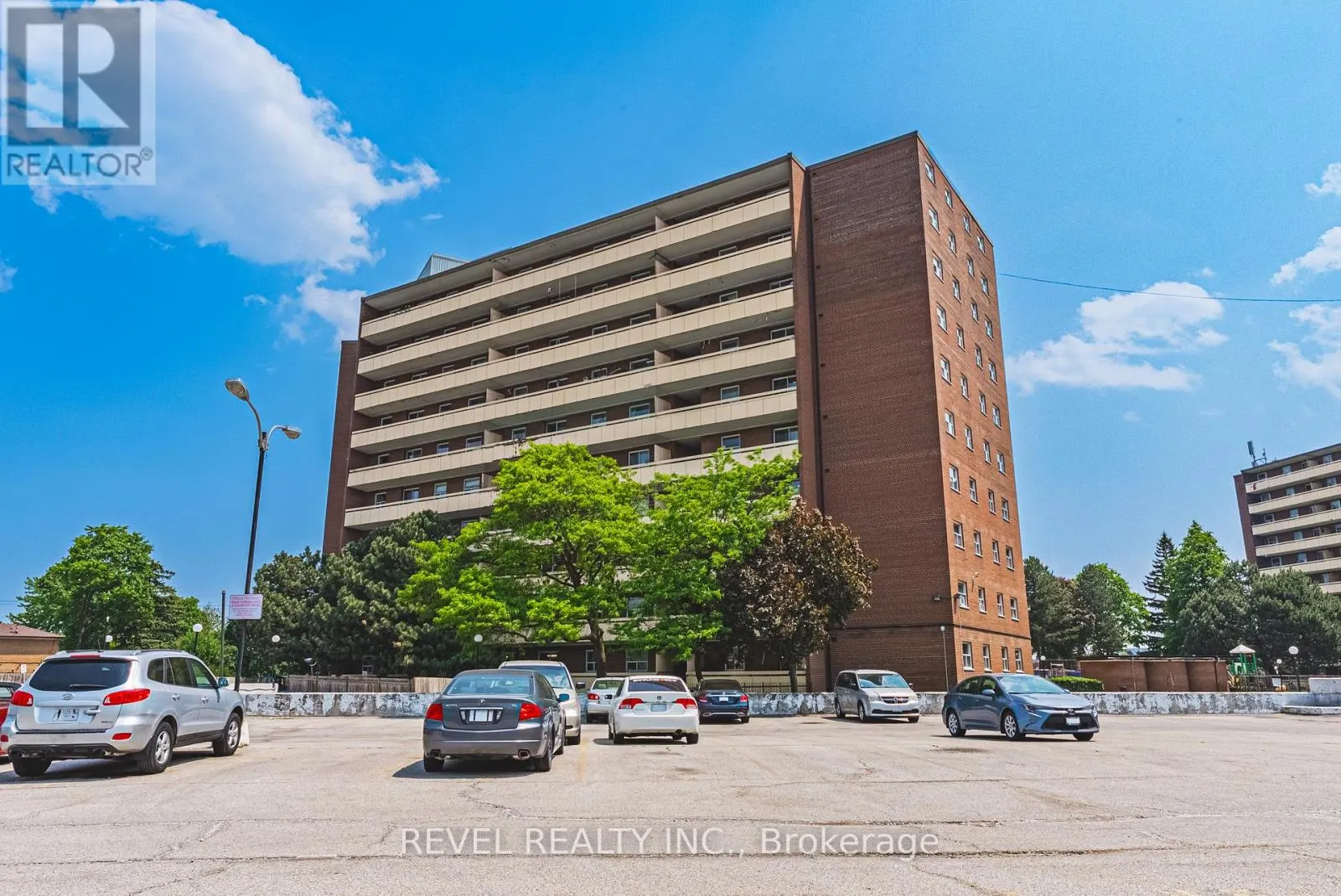805 - 3577 DERRY ROAD E
