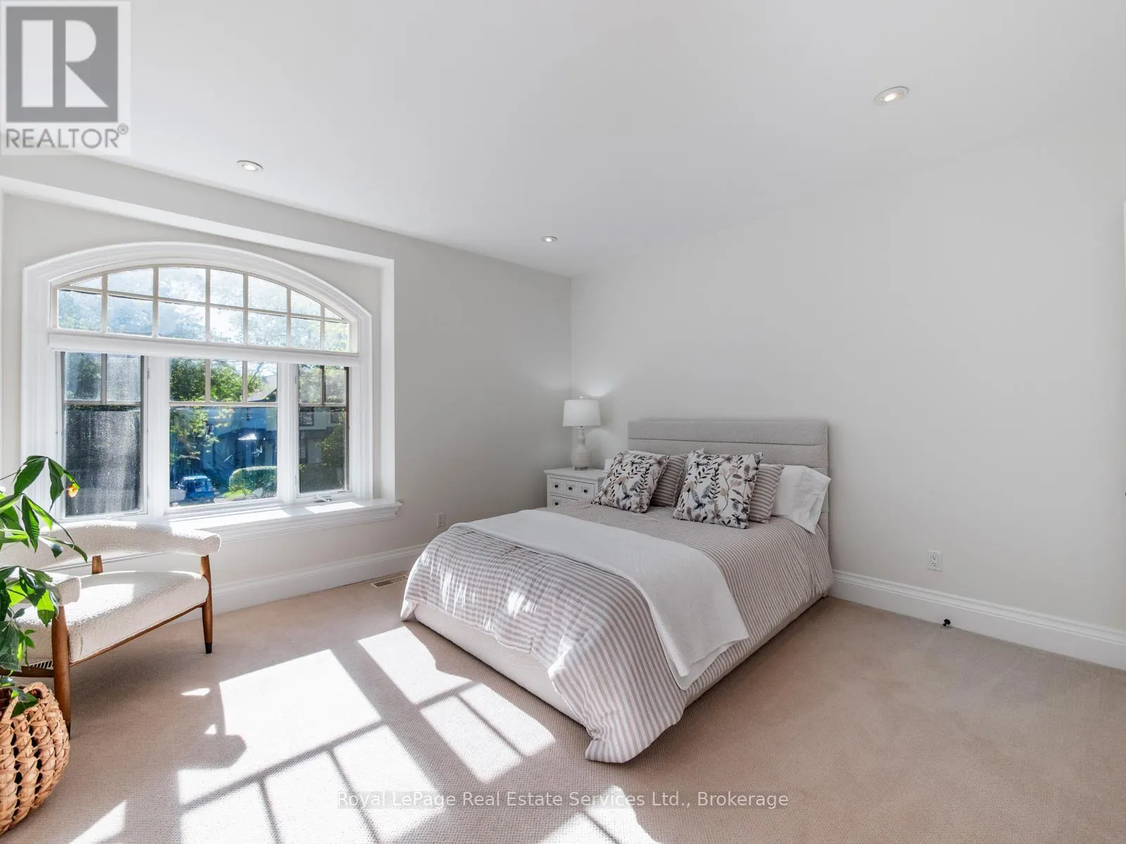 295 MAPLE AVENUE