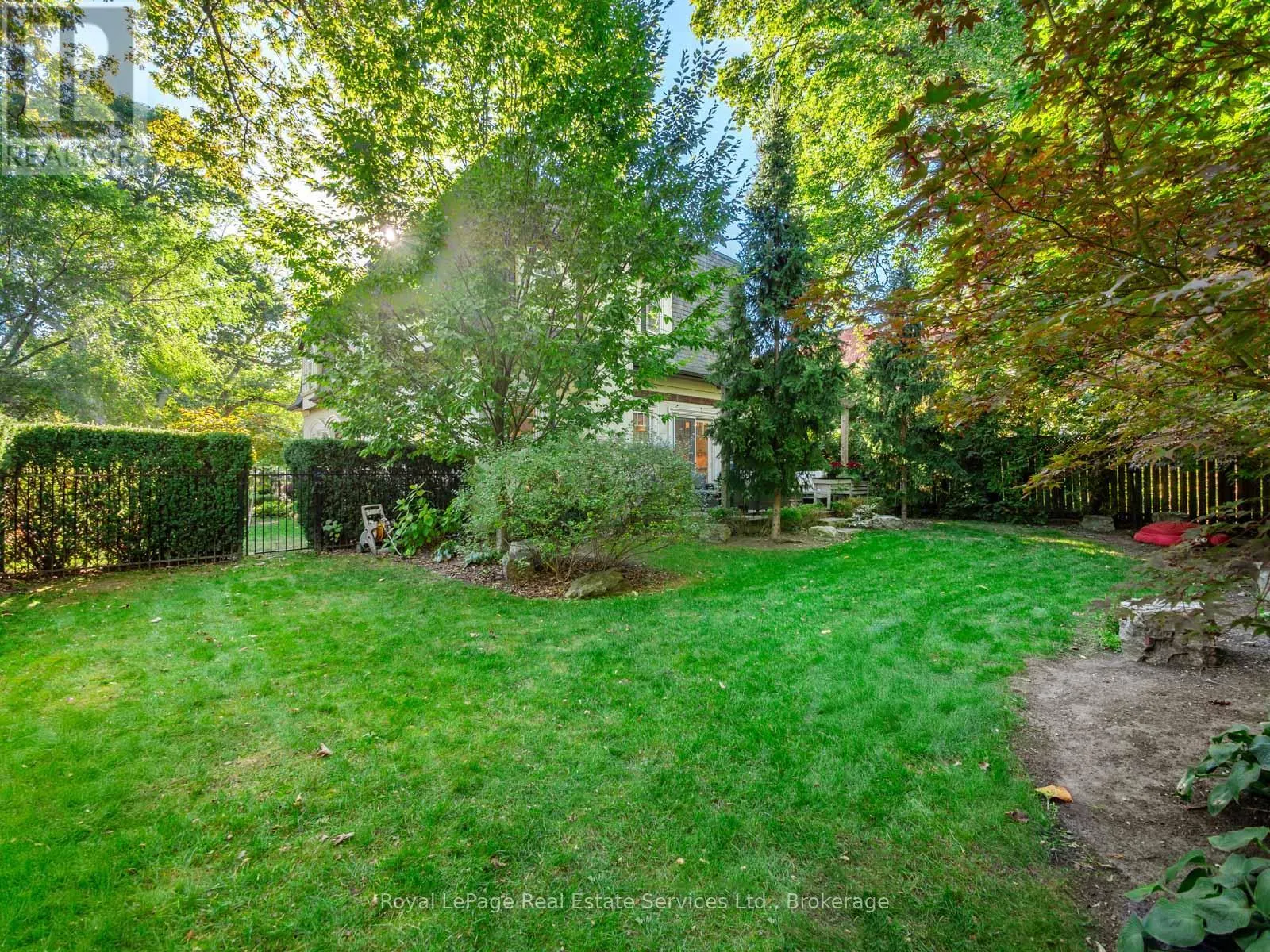 295 MAPLE AVENUE