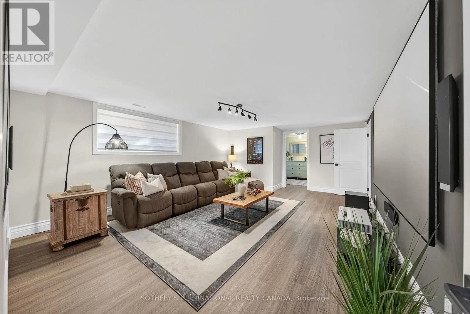 30 BEARBURY DRIVE