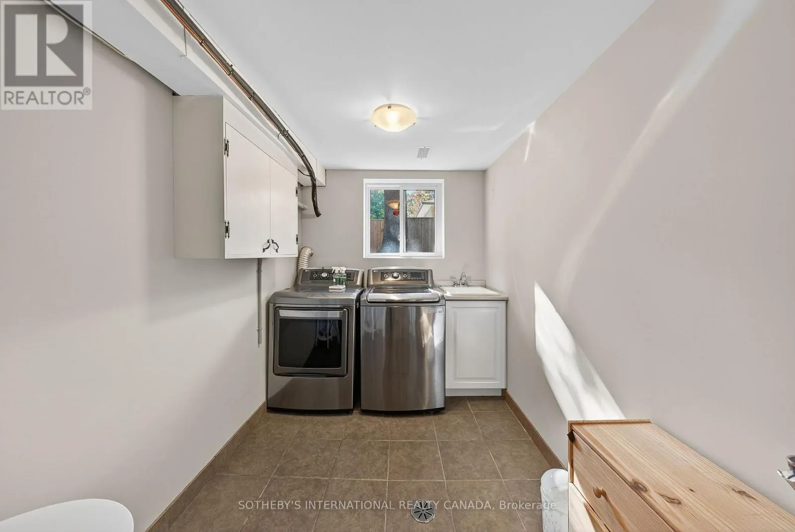 30 BEARBURY DRIVE
