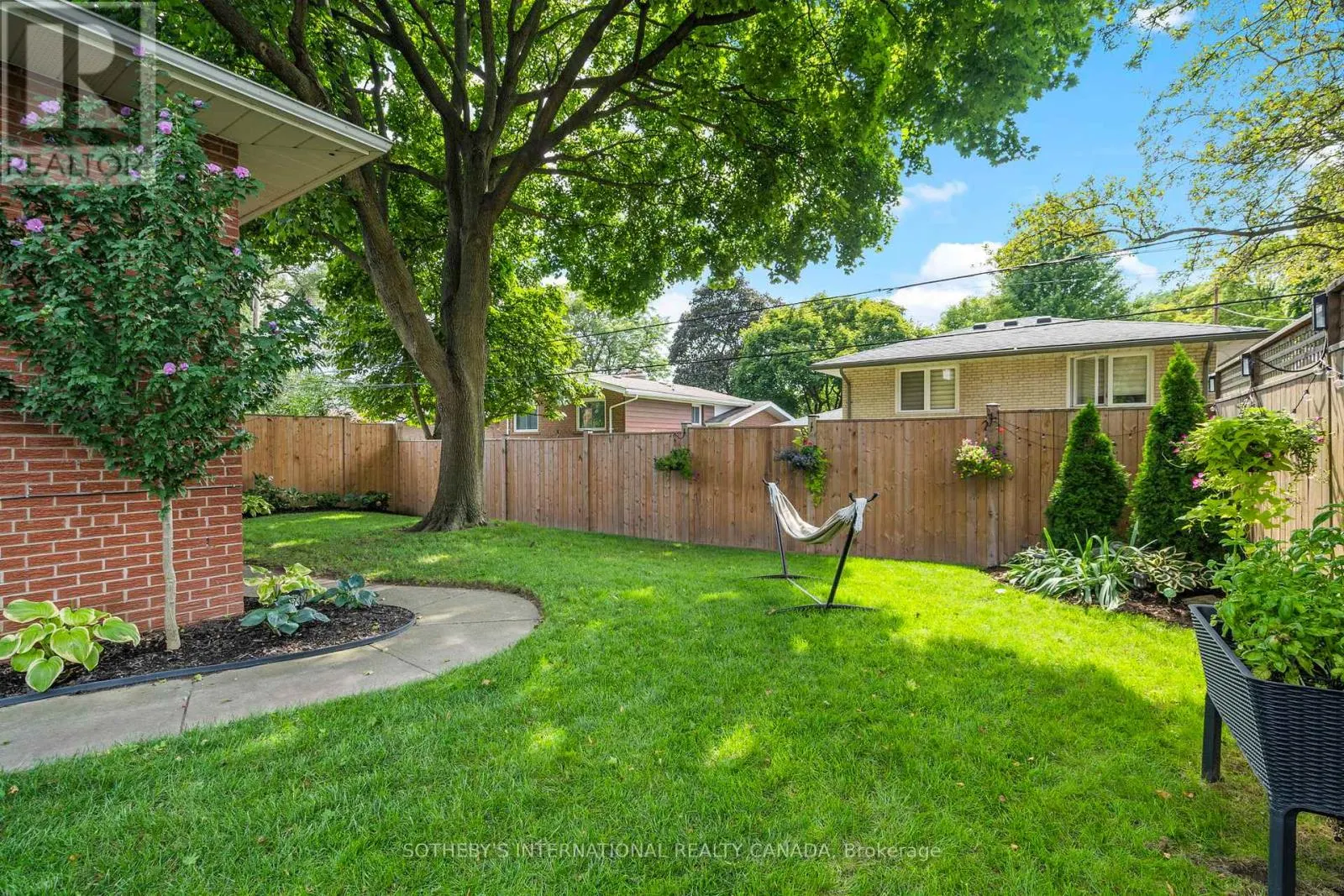 30 BEARBURY DRIVE