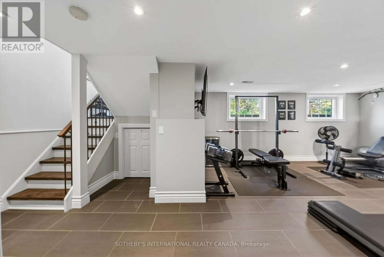 30 BEARBURY DRIVE