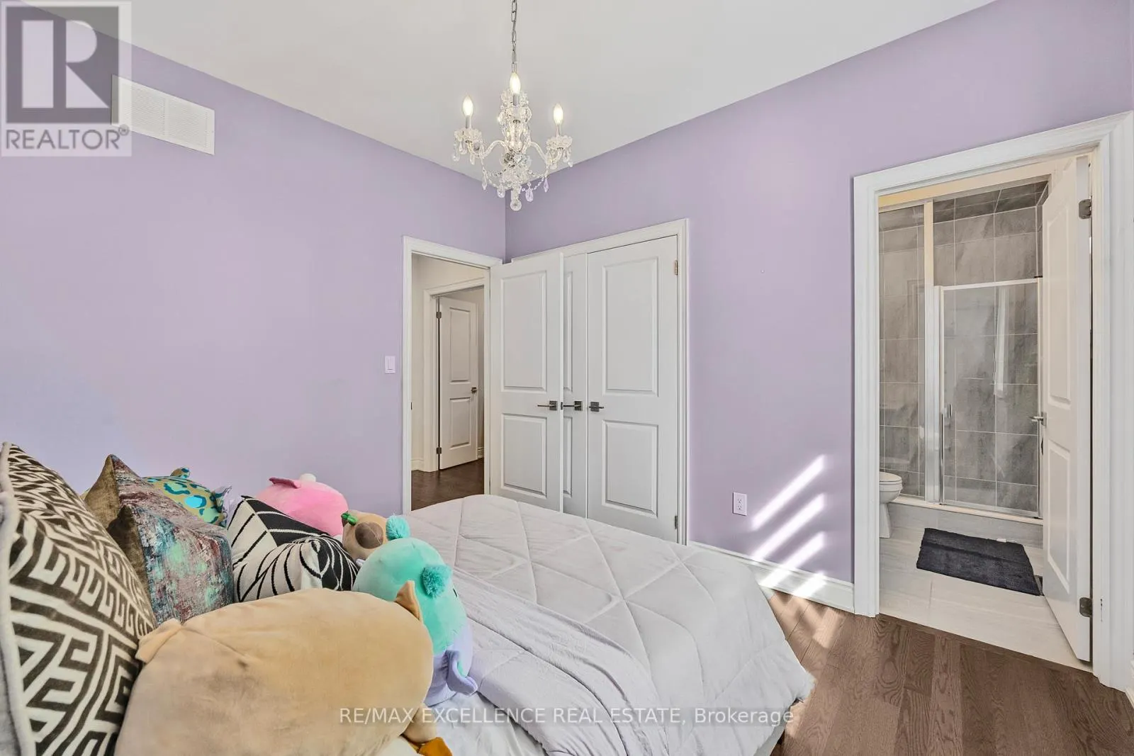 1183 QUEENS PLATE ROAD W