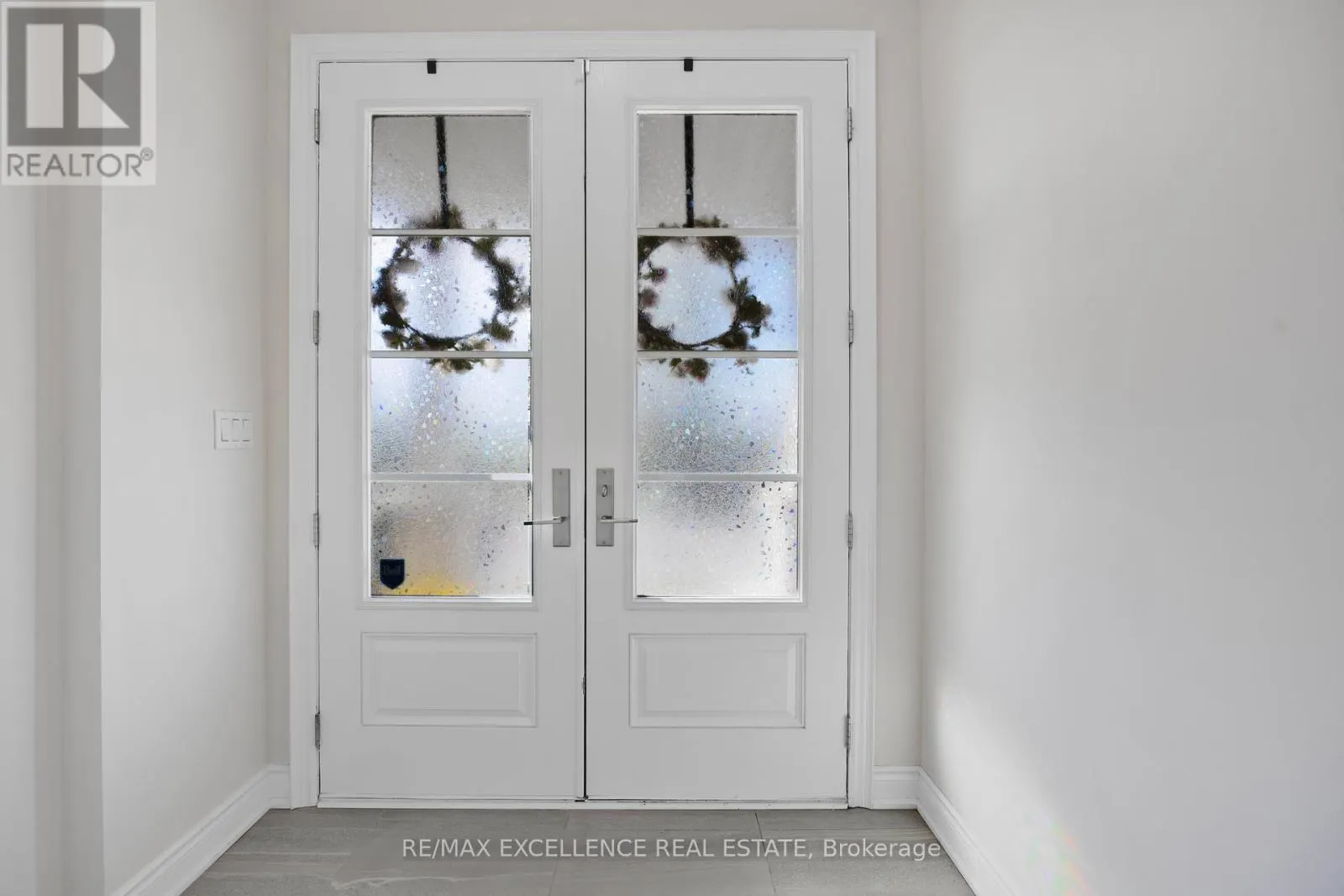 1183 QUEENS PLATE ROAD W