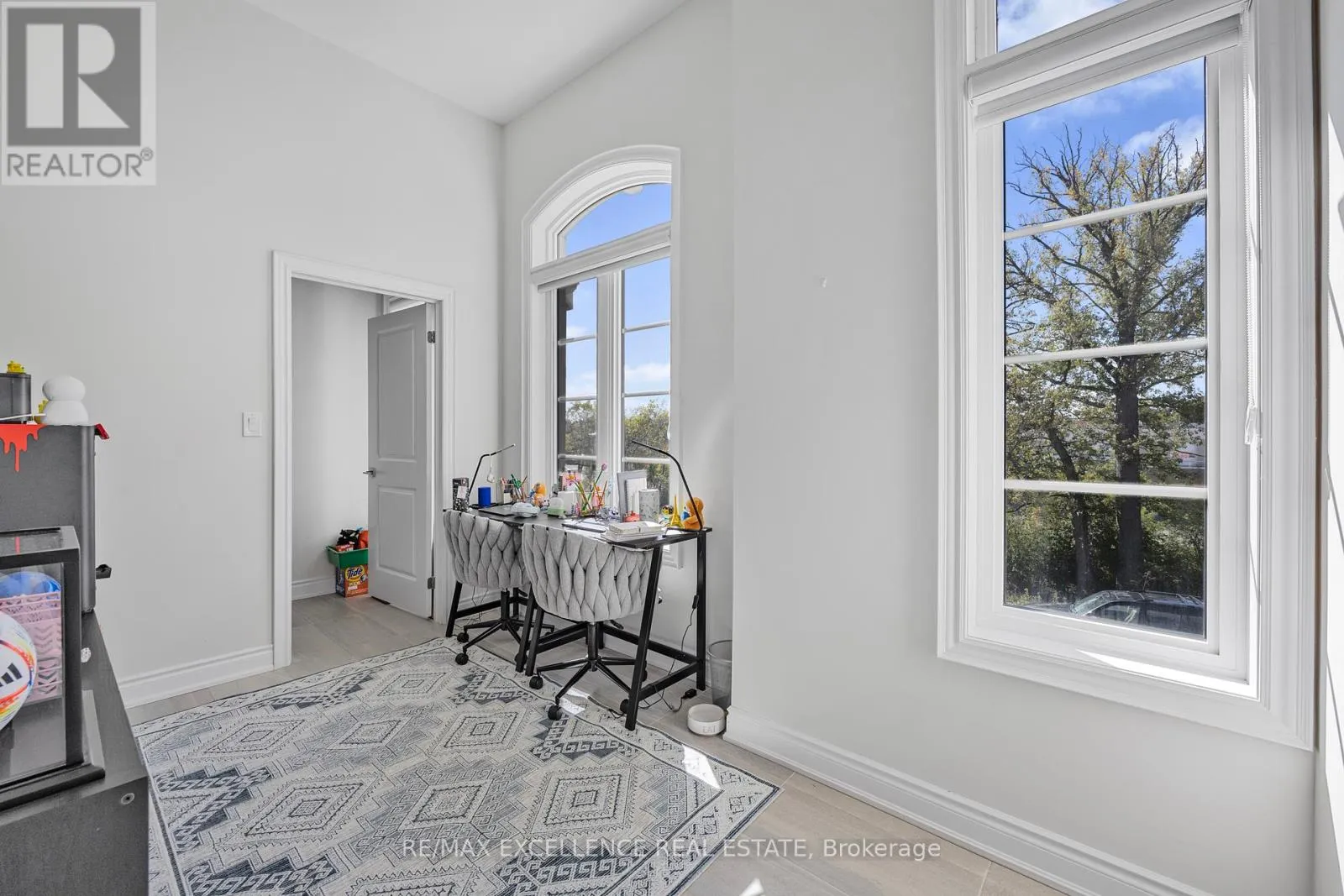 1183 QUEENS PLATE ROAD W