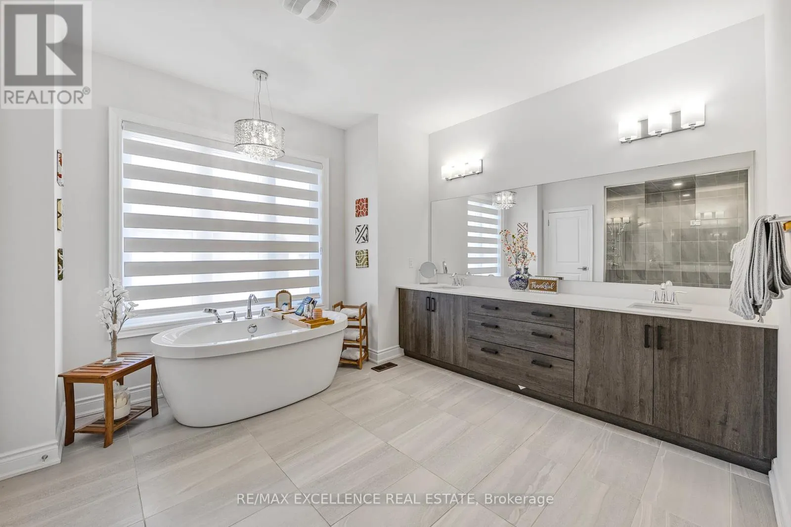 1183 QUEENS PLATE ROAD W