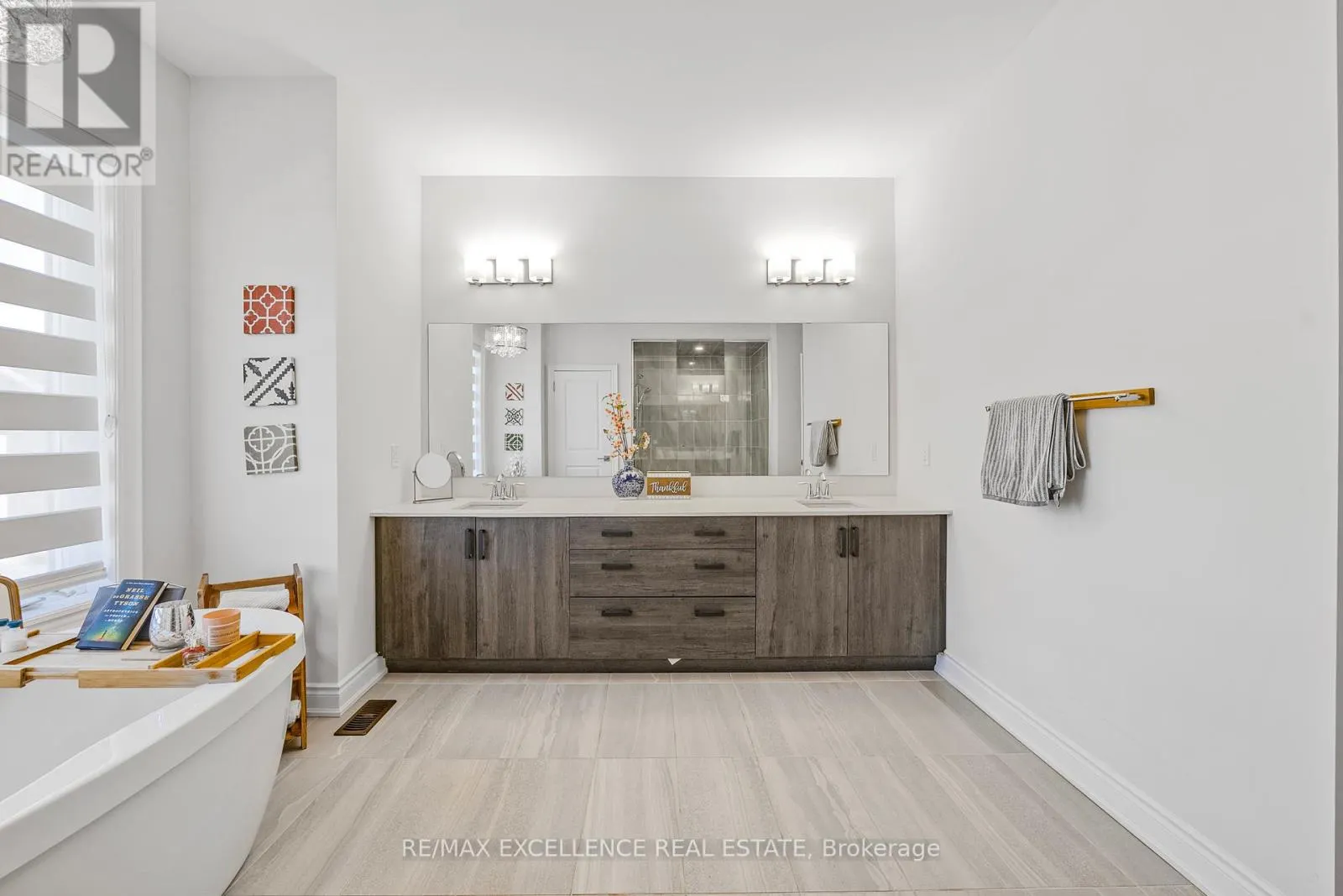 1183 QUEENS PLATE ROAD W