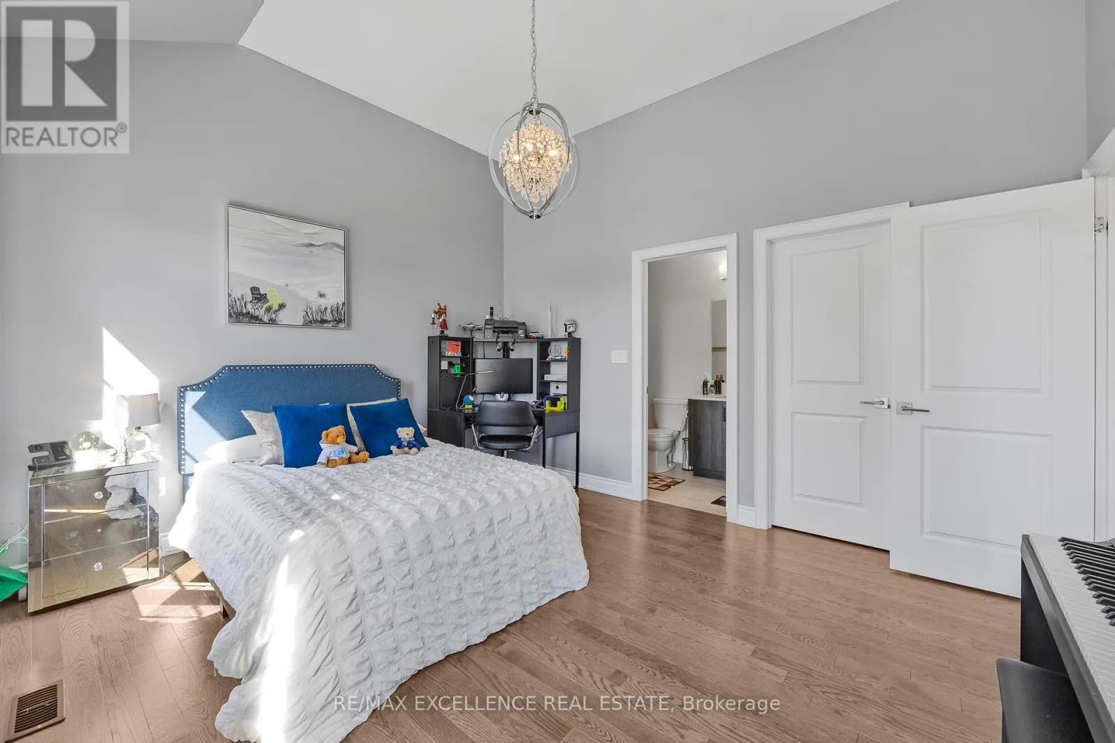 1183 QUEENS PLATE ROAD W